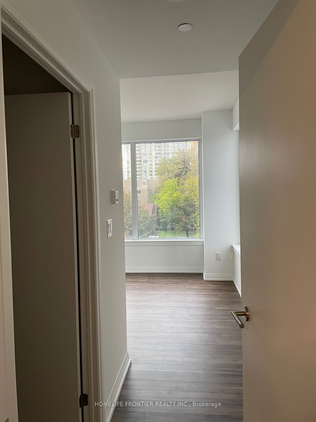 75 Canterbury Place 516, Toronto, ON M2N 2N1 photo 5