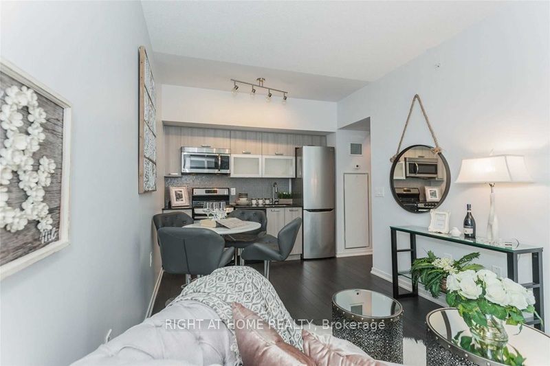 36 Lisgar Street 812W, Toronto, ON M6J 0C7