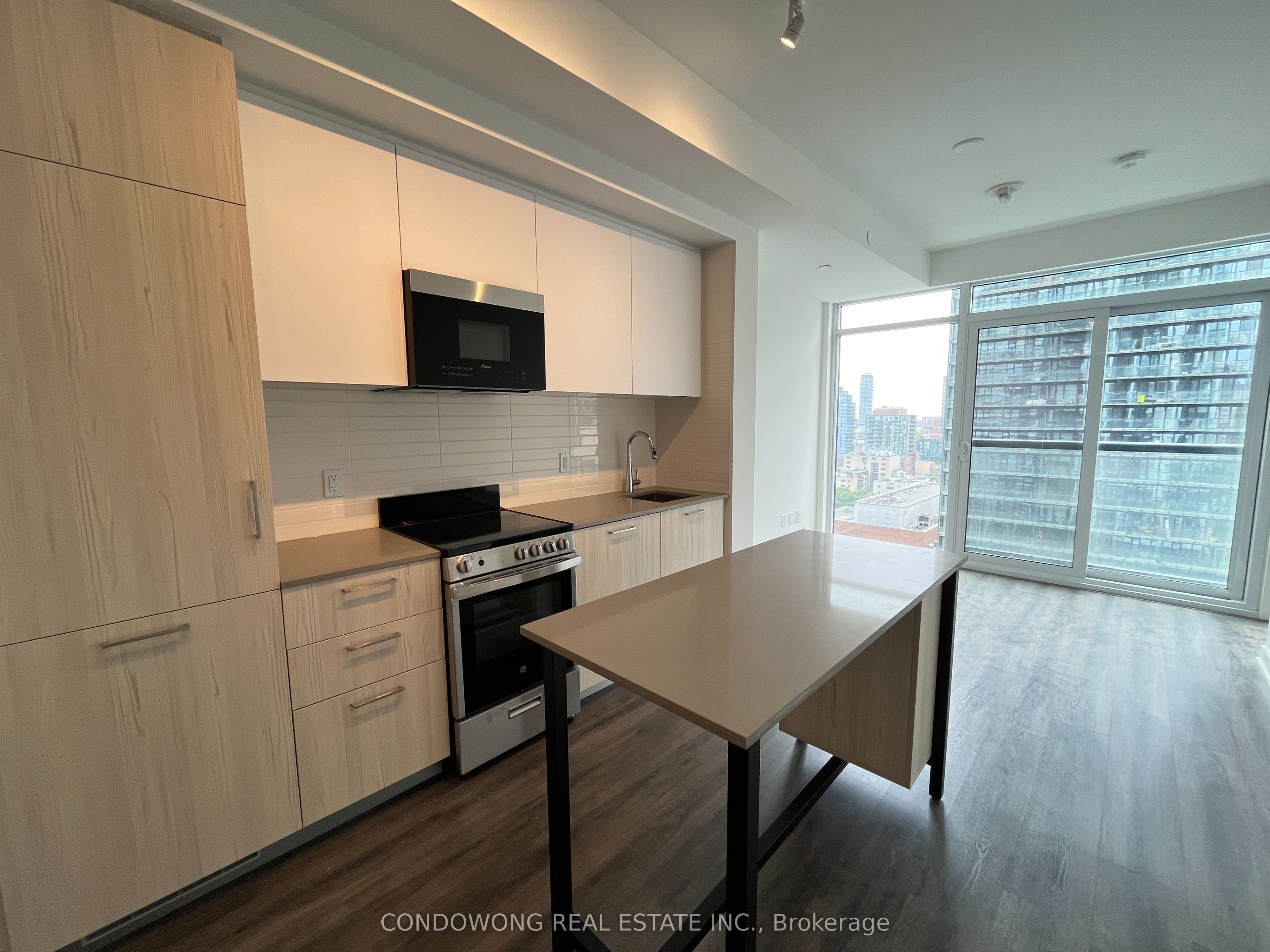 65 Mutual Street 1503, Toronto, ON M5B 0E5 photo 2