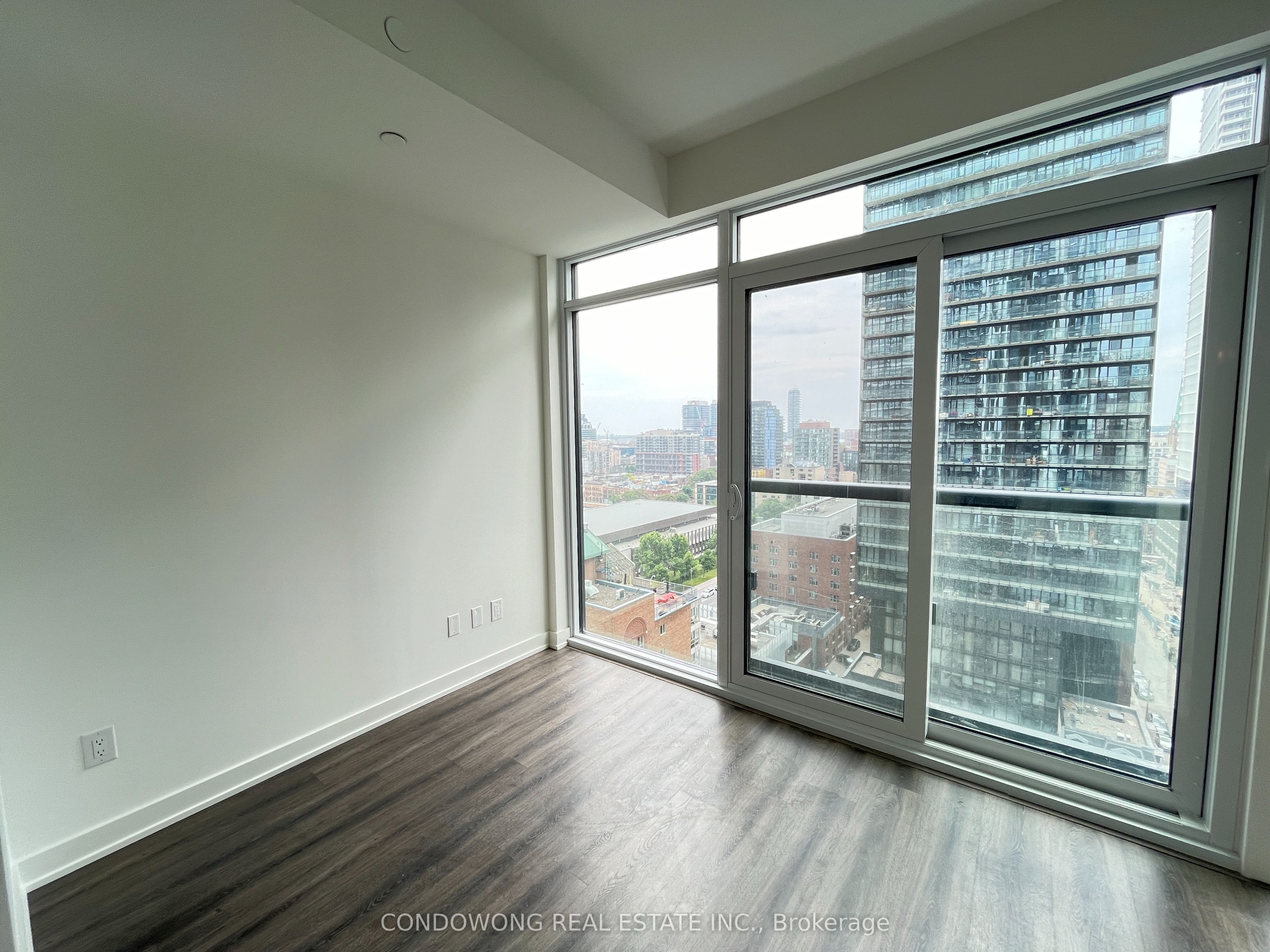 65 Mutual Street 1503, Toronto, ON M5B 0E5 photo 3