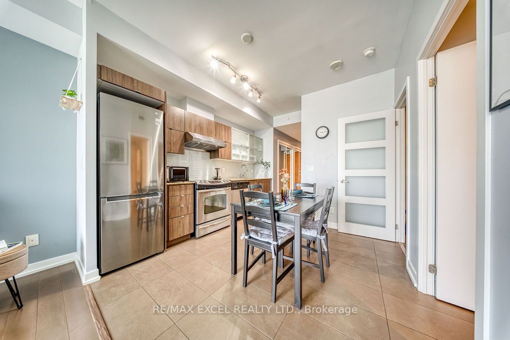 170 Fort York Boulevard 1301, Toronto, ON M5V 0E6 photo 5
