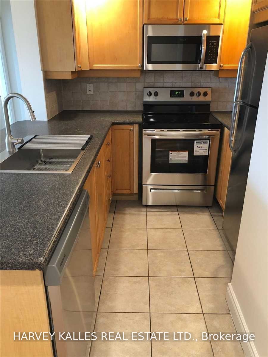 15 Northtown Way 1224, Toronto, ON M2N 7A2 photo 3