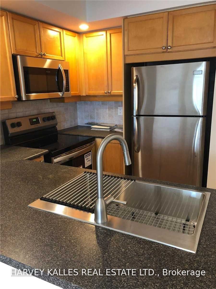15 Northtown Way 1224, Toronto, ON M2N 7A2 photo 5