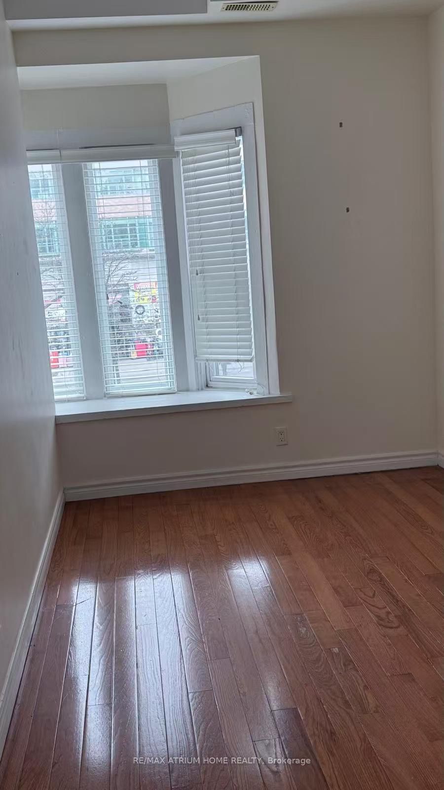 413 Spadina Avenue 201, Toronto, ON M5T 2G6 photo 4