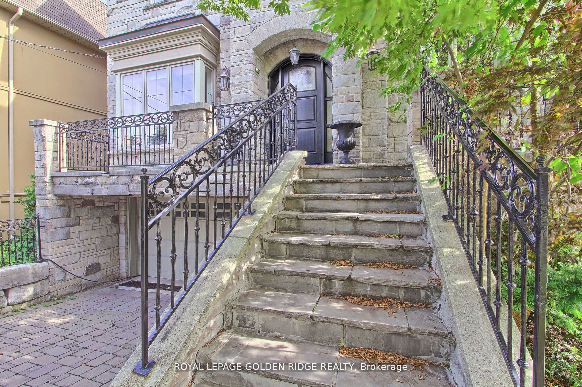 99 Bannockburn Avenue, Toronto, ON M5M 2M9 photo 3