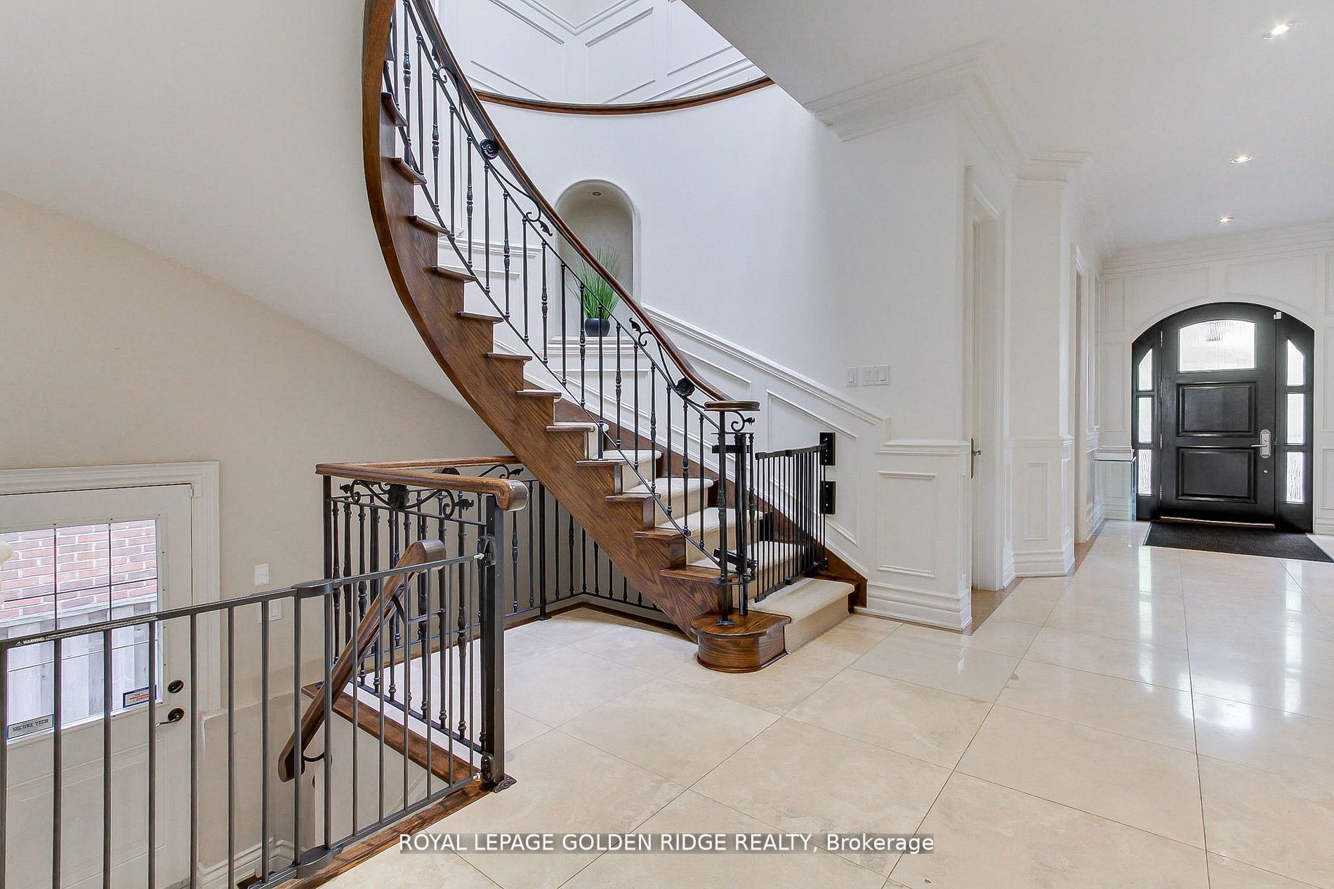99 Bannockburn Avenue, Toronto, ON M5M 2M9 photo 4