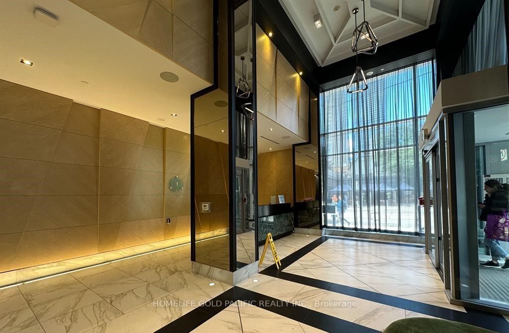 89 Mcgill Street 2805, Toronto, ON M5B 0B1 photo 3