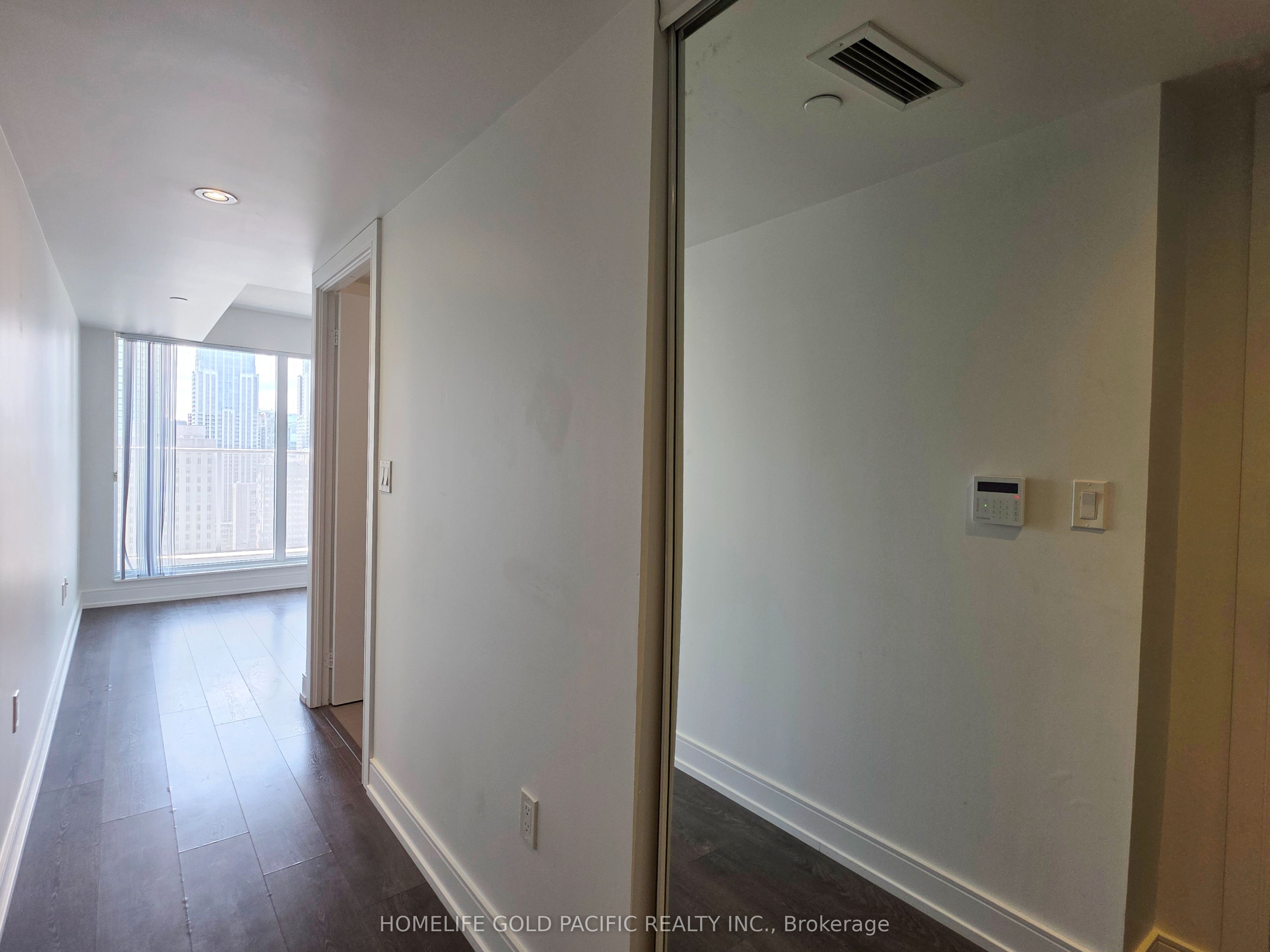 89 Mcgill Street 2805, Toronto, ON M5B 0B1 photo 4