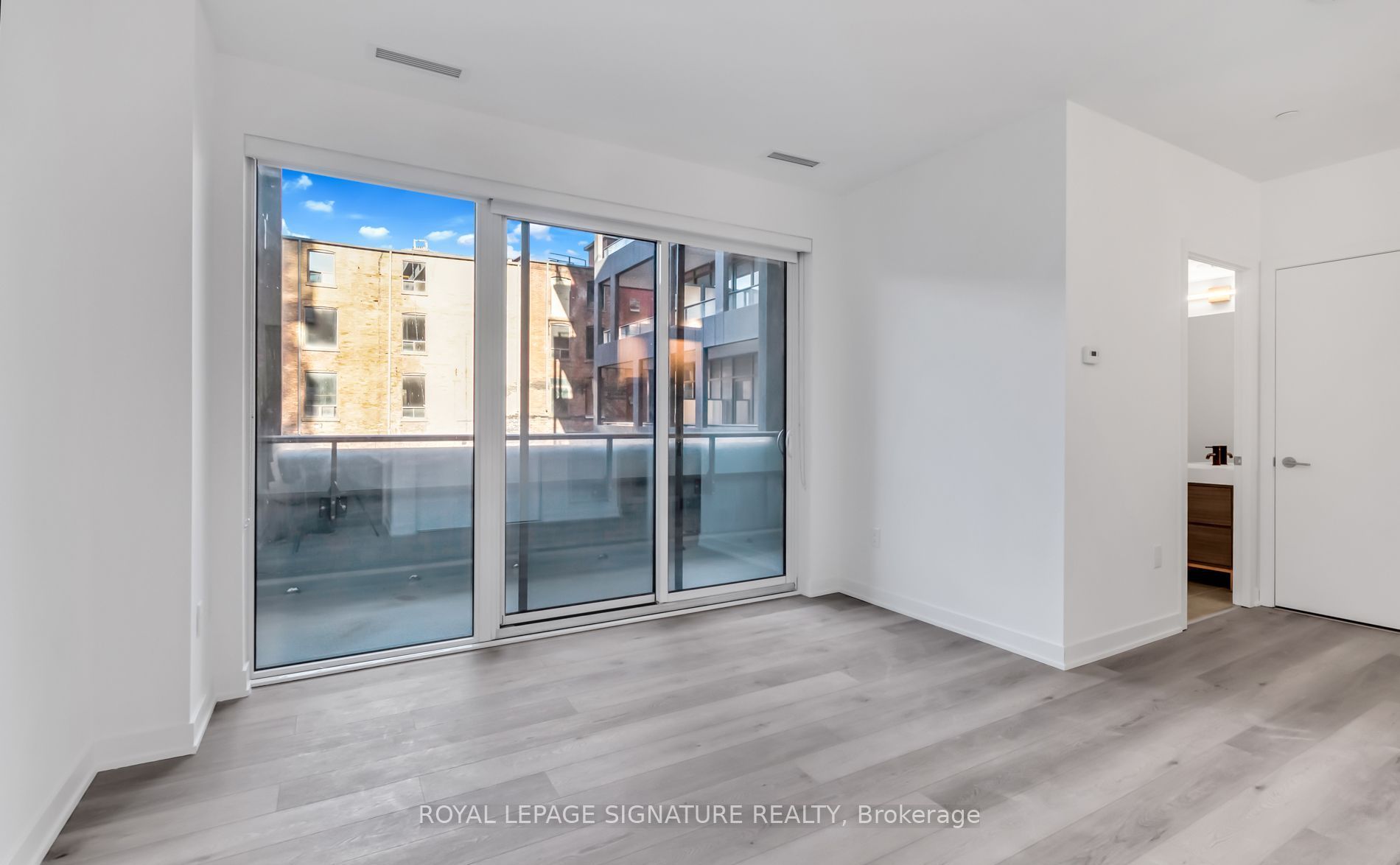9 Tecumseth Street 503, Toronto, ON M5V 3G4 photo 3
