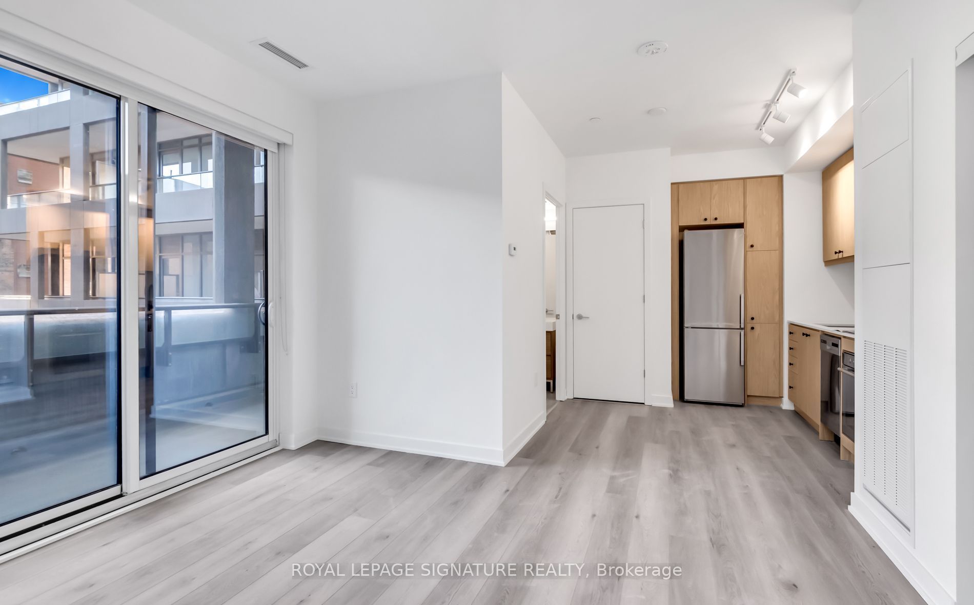 9 Tecumseth Street 503, Toronto, ON M5V 3G4 photo 5