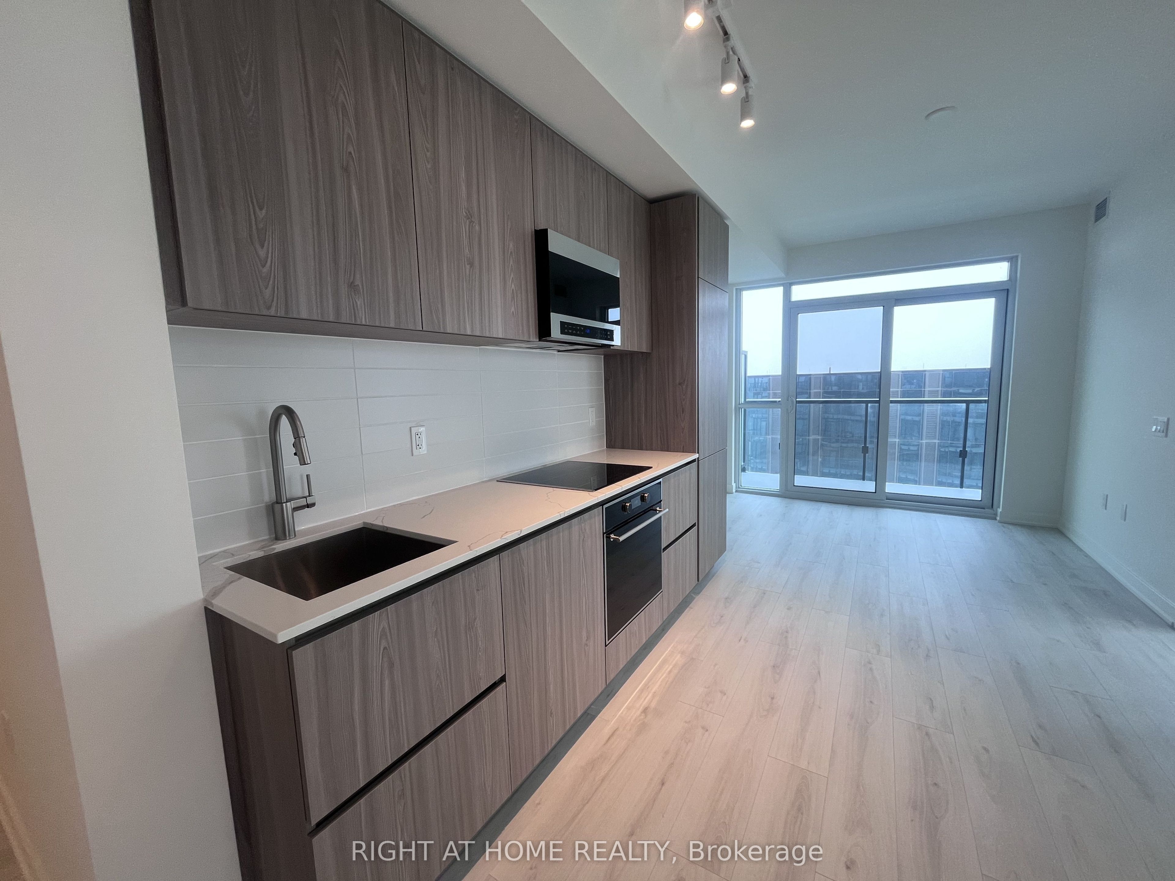 110 Broadway Avenue 2909S, Toronto, ON M4P 1V7 photo 3