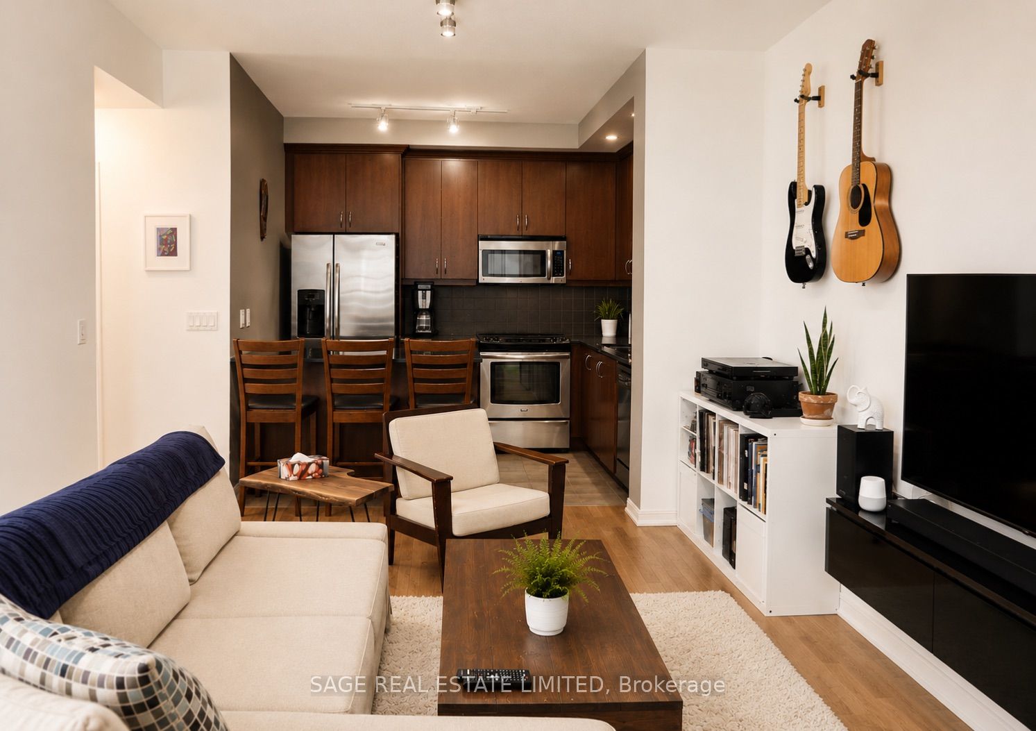 21 Grand Magazine Street 305, Toronto, ON M5V 1B5 photo 3