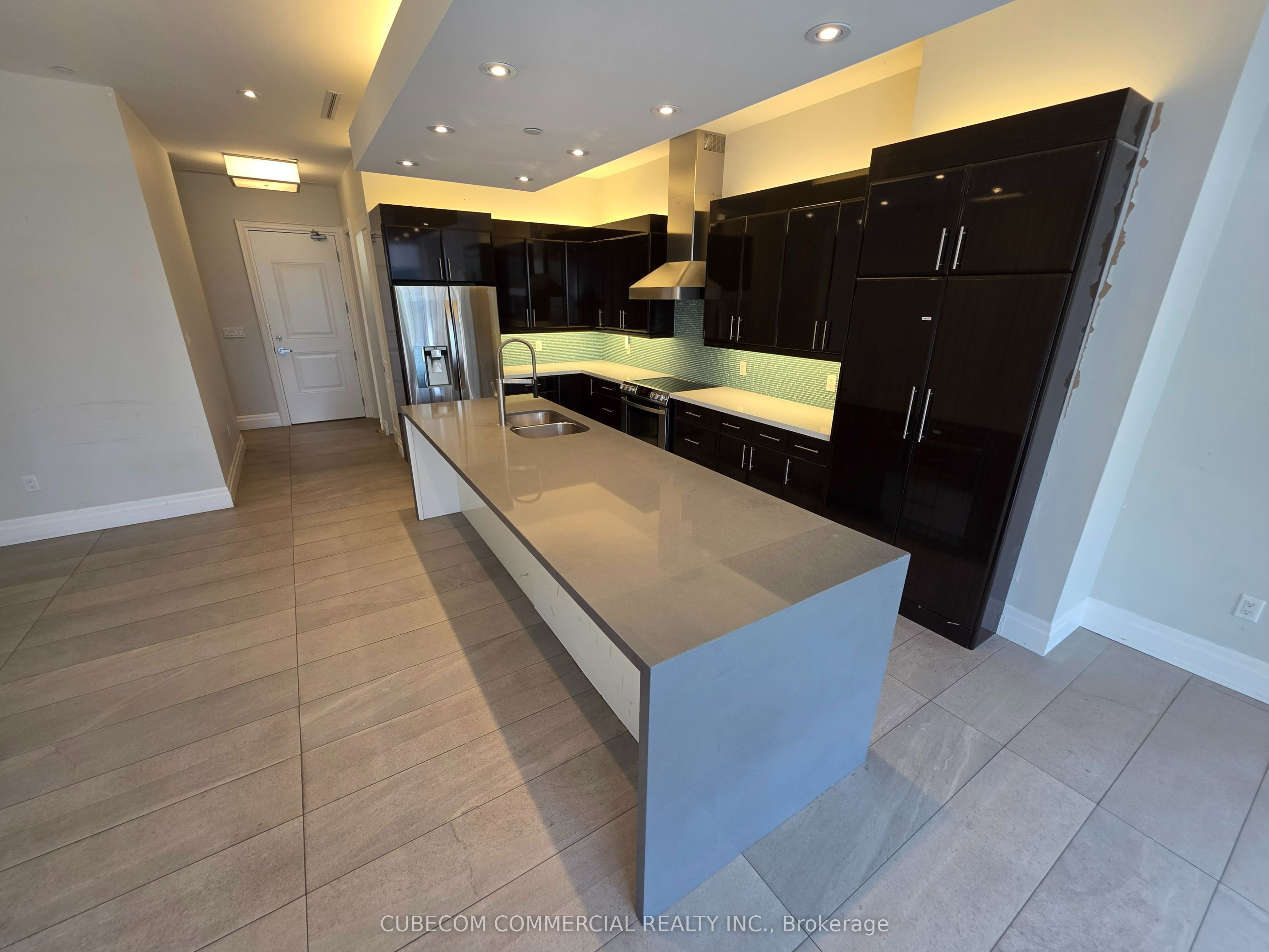 393 King Street W 304, Toronto, ON M5V 3G8 photo 4