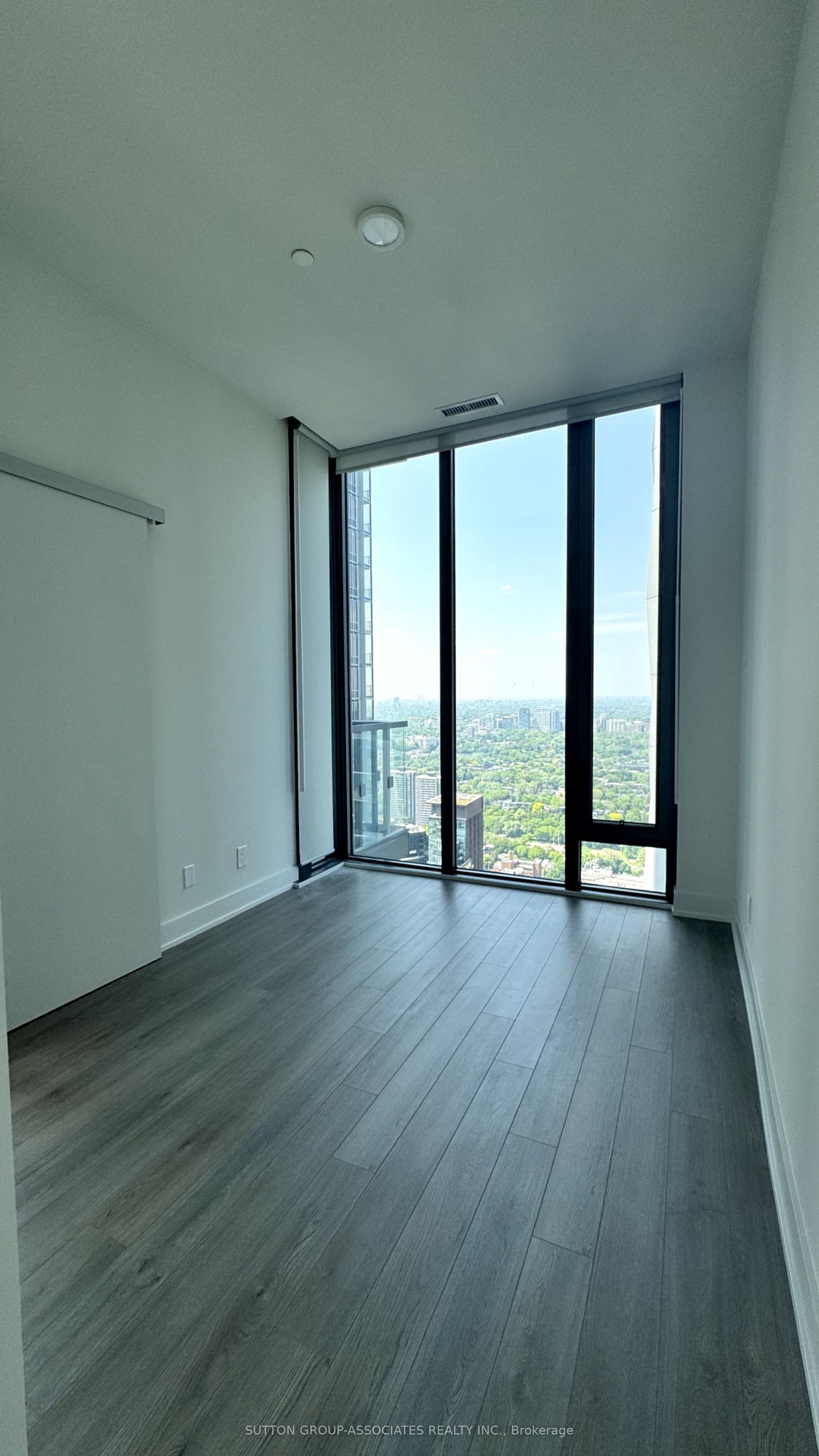 8 Cumberland Street 5002, Toronto, ON M4W 0B6 photo 5
