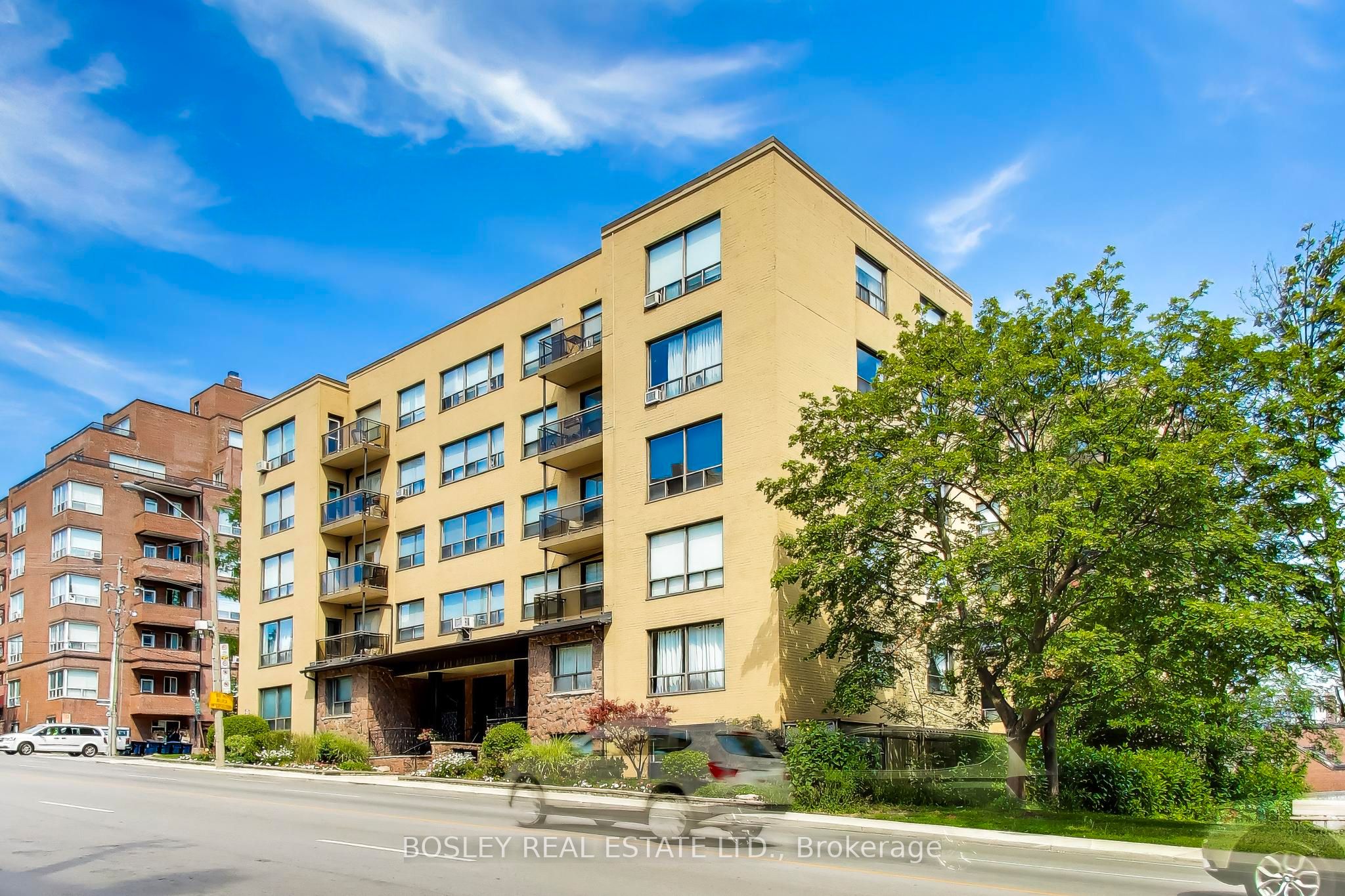 740 Eglinton Avenue W 306, Toronto, ON M5N 1C4 photo 2