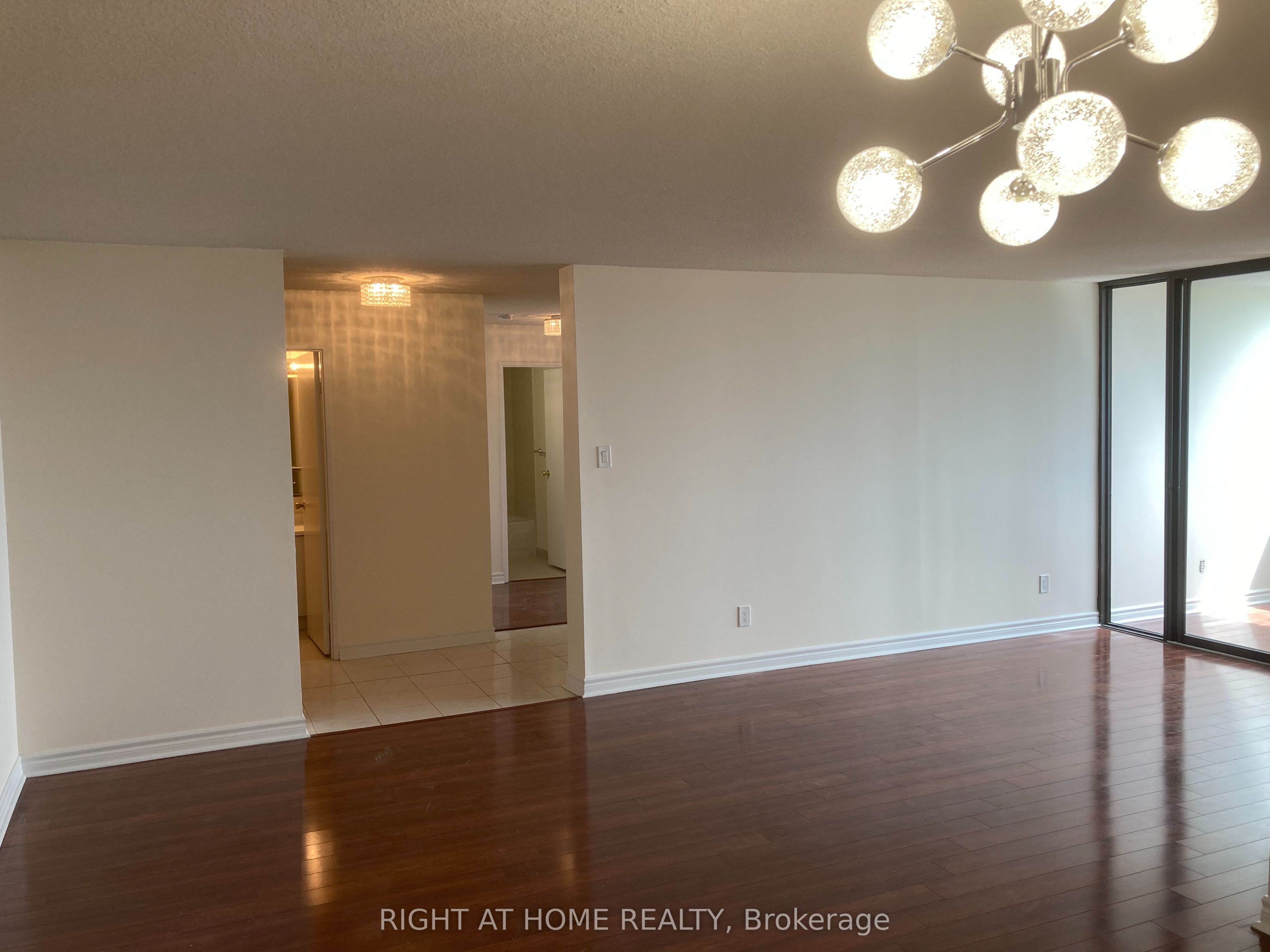 133 Torresdale Avenue 1601, Toronto, ON M2R 3T2 photo 4