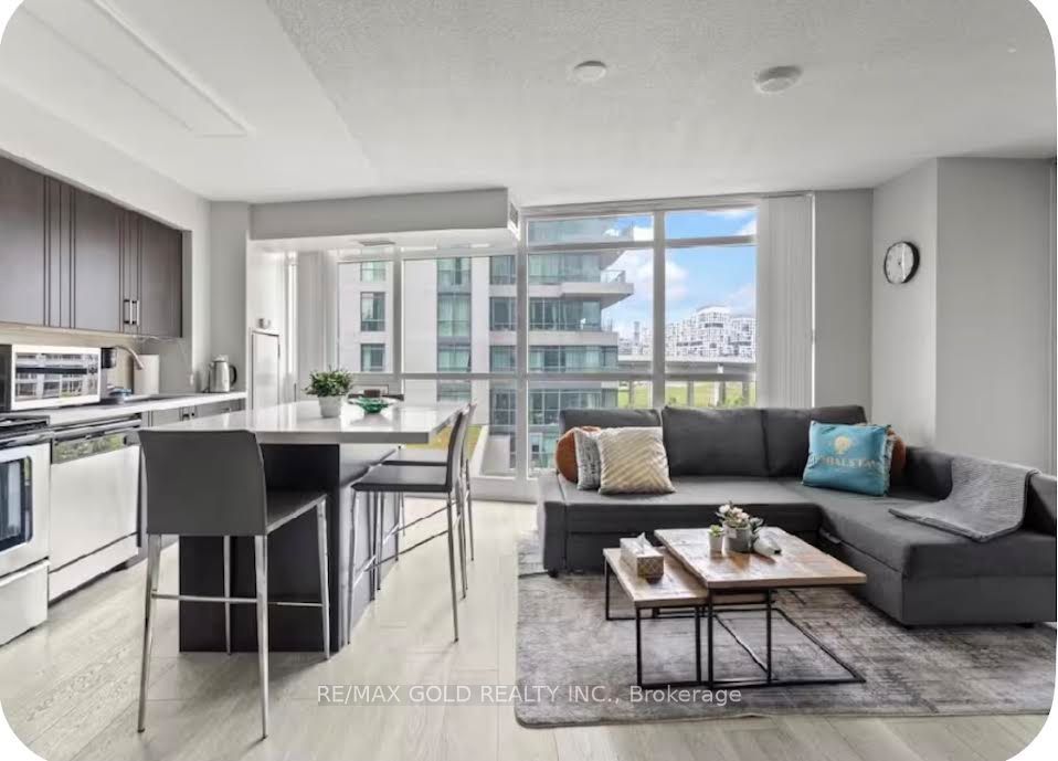 215 Fort York Boulevard 620, Toronto, ON M5V 4A2 photo 2