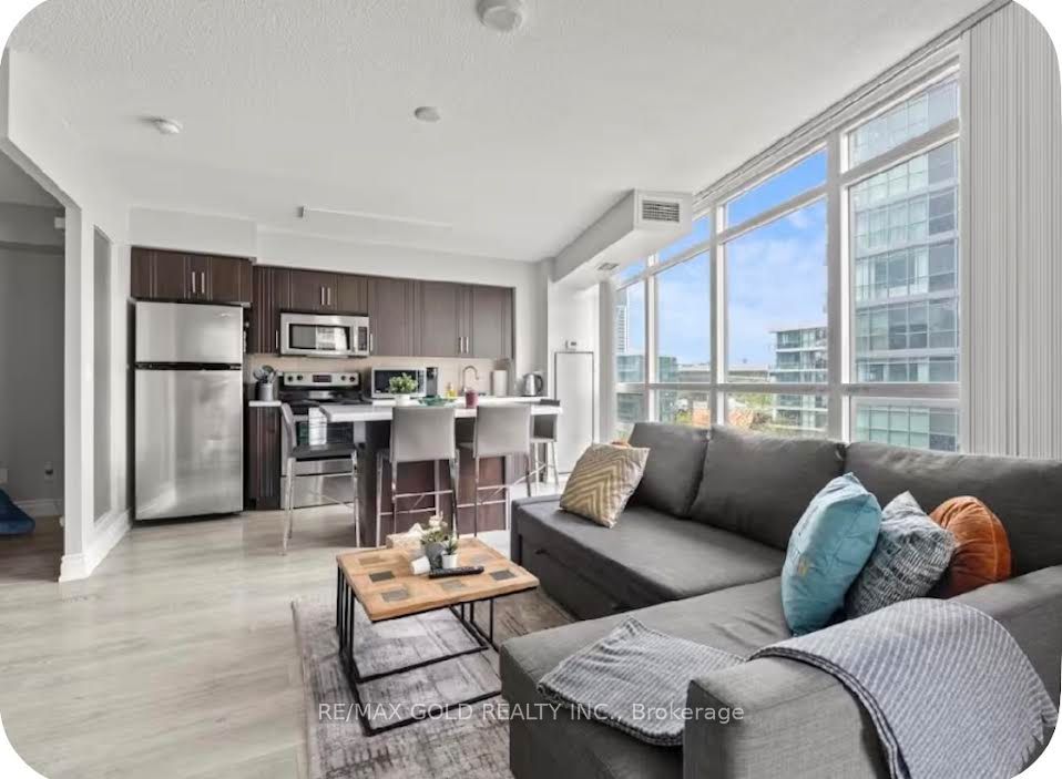 215 Fort York Boulevard 620, Toronto, ON M5V 4A2 photo 3