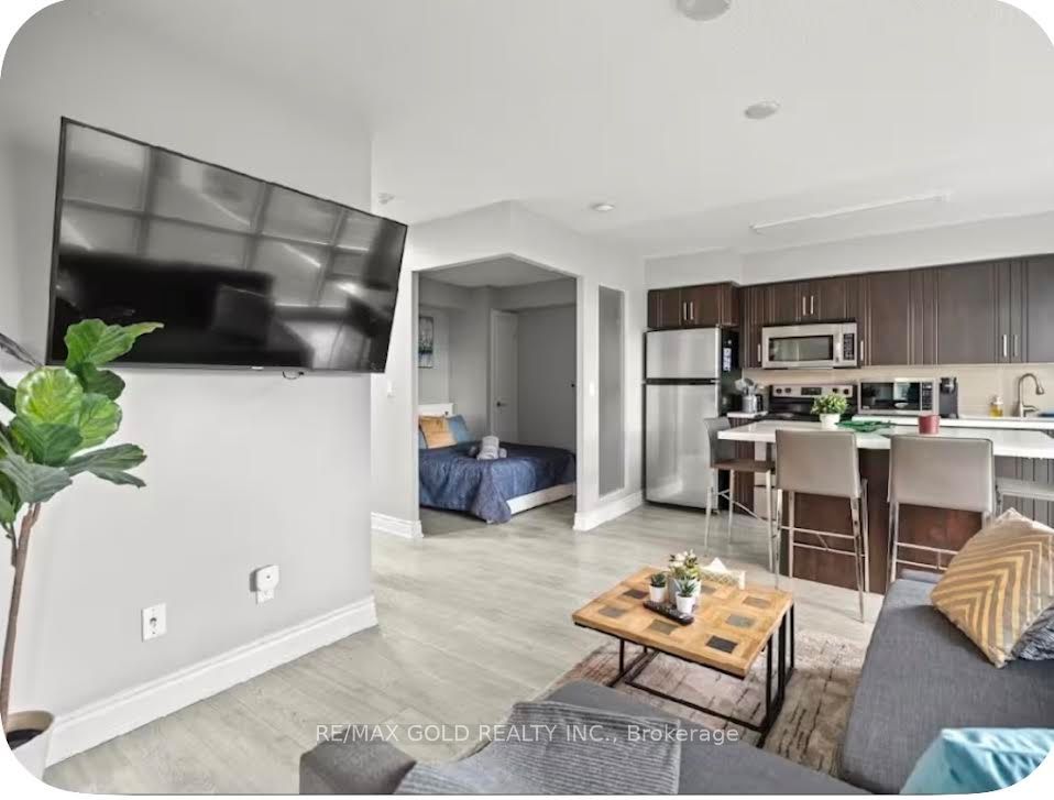 215 Fort York Boulevard 620, Toronto, ON M5V 4A2 photo 5