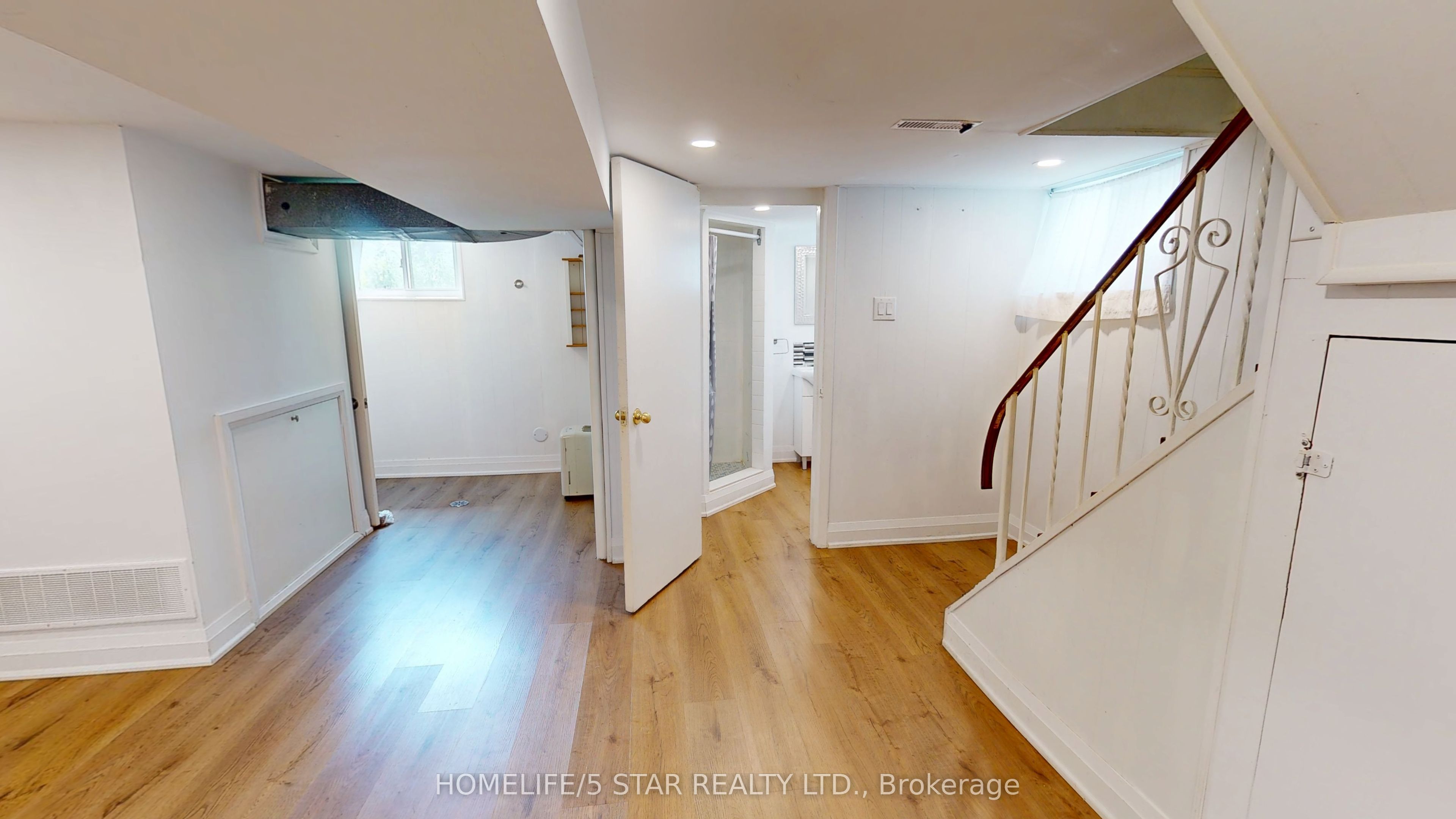 275 Oakwood Avenue Bsmt  Apt, Toronto, ON M6E 2V3 photo 3