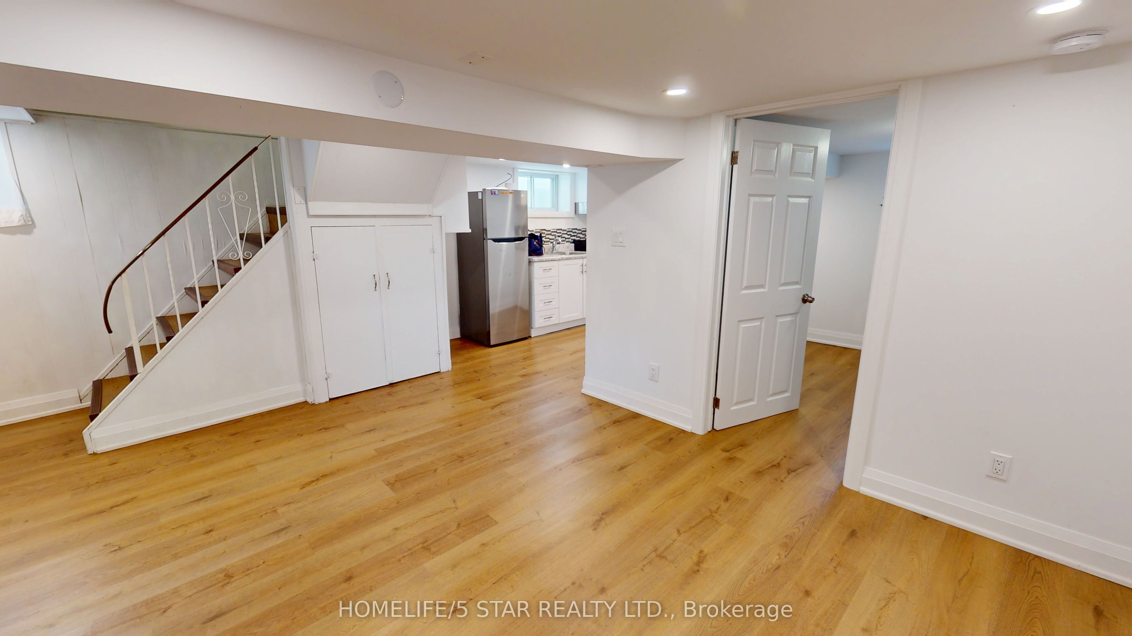 275 Oakwood Avenue Bsmt  Apt, Toronto, ON M6E 2V3 photo 4