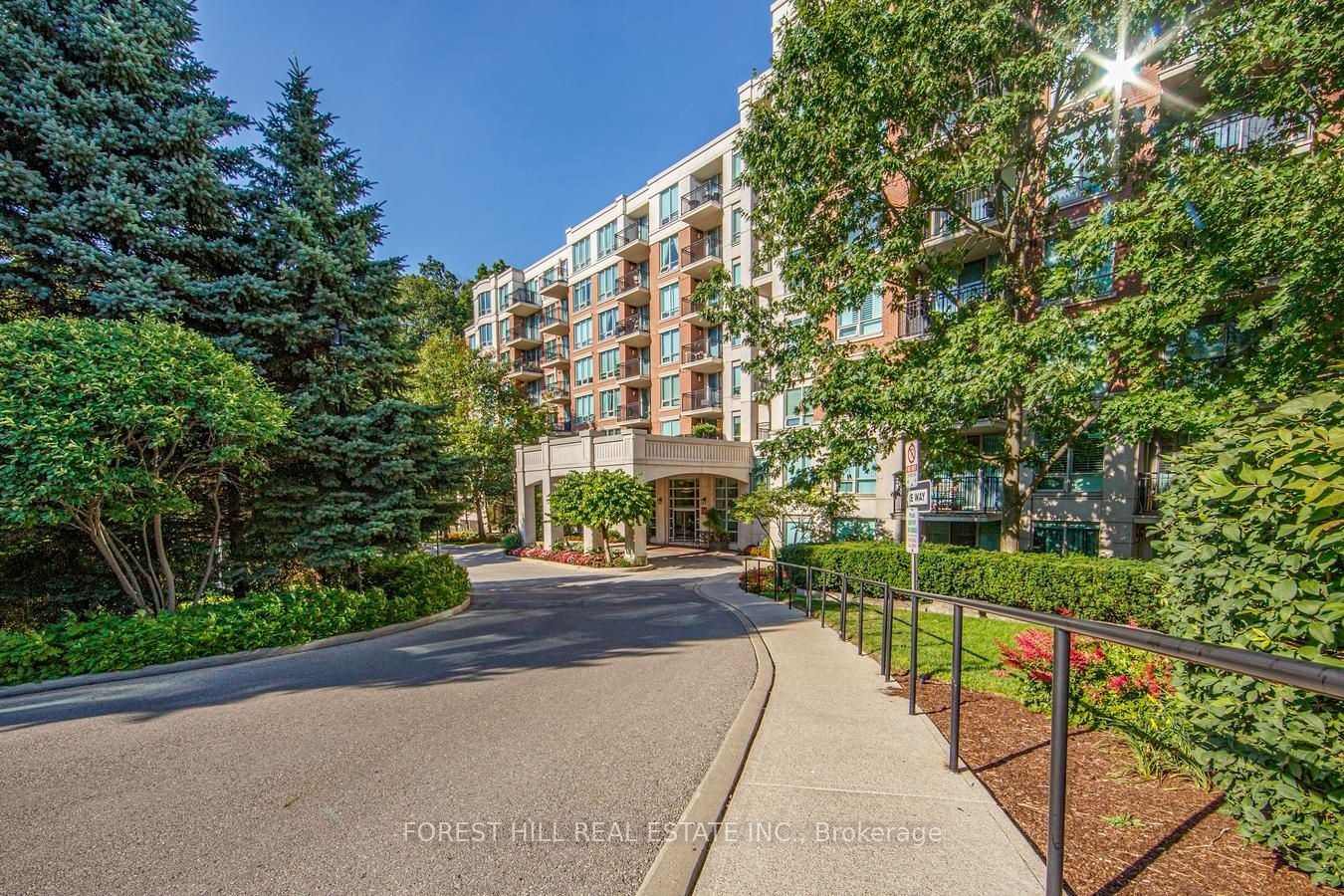 38 William Carson Crescent 114, Toronto, ON M2P 2H2