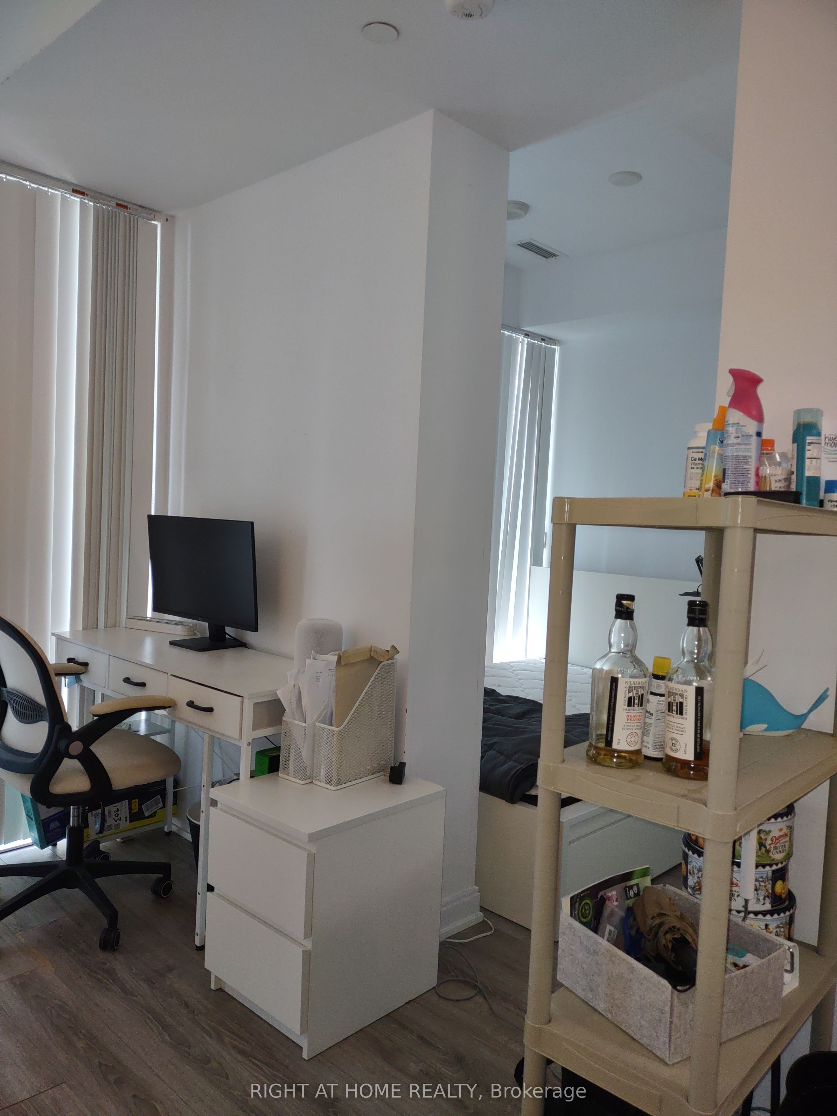 42 Charles Street E 1803, Toronto, ON M4Y 1N3 photo 2