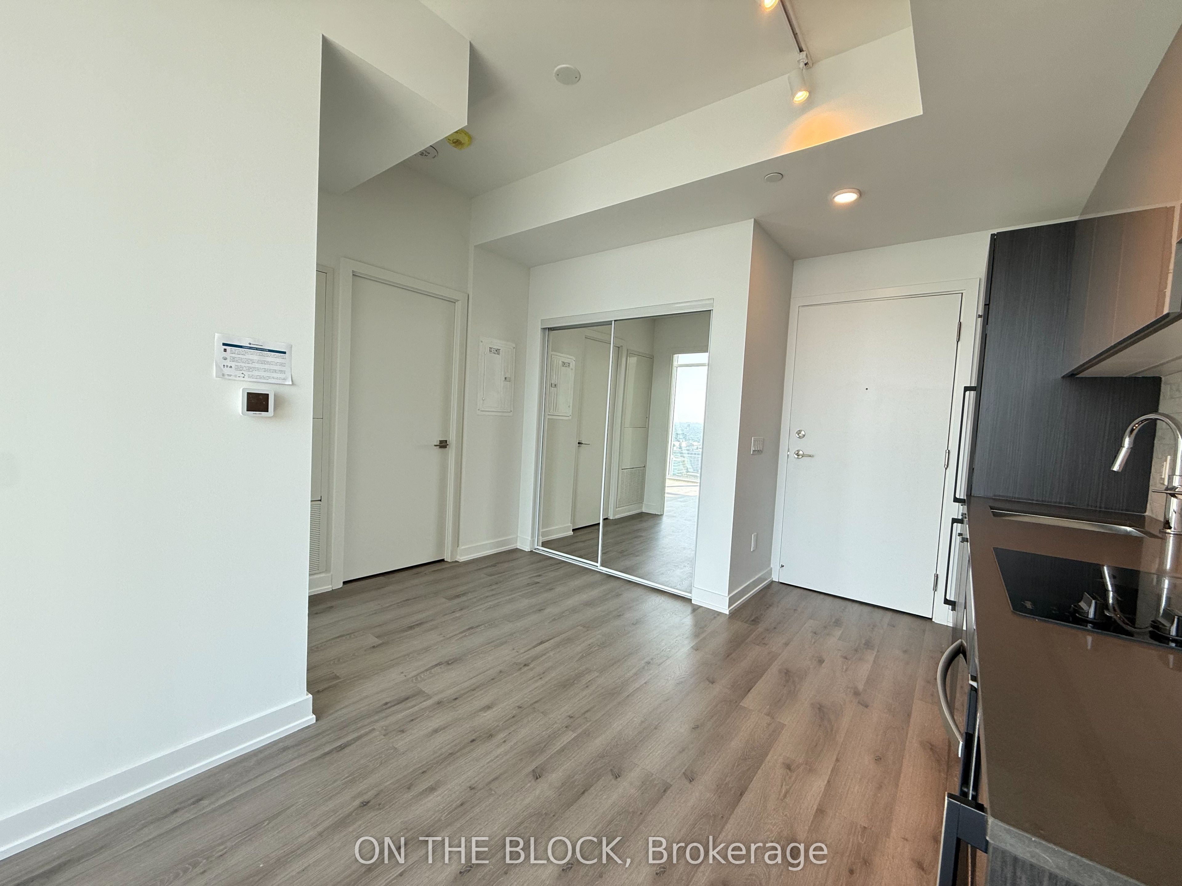 252 Church Street PH17, Toronto, ON M5B 0E6 photo 2