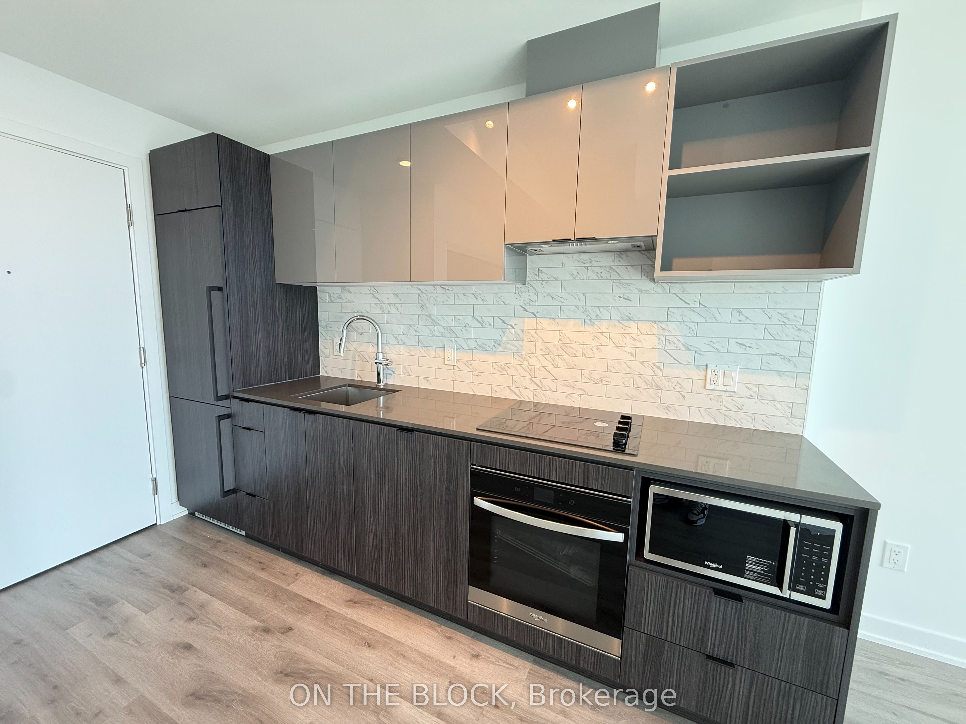 252 Church Street PH17, Toronto, ON M5B 0E6 photo 3