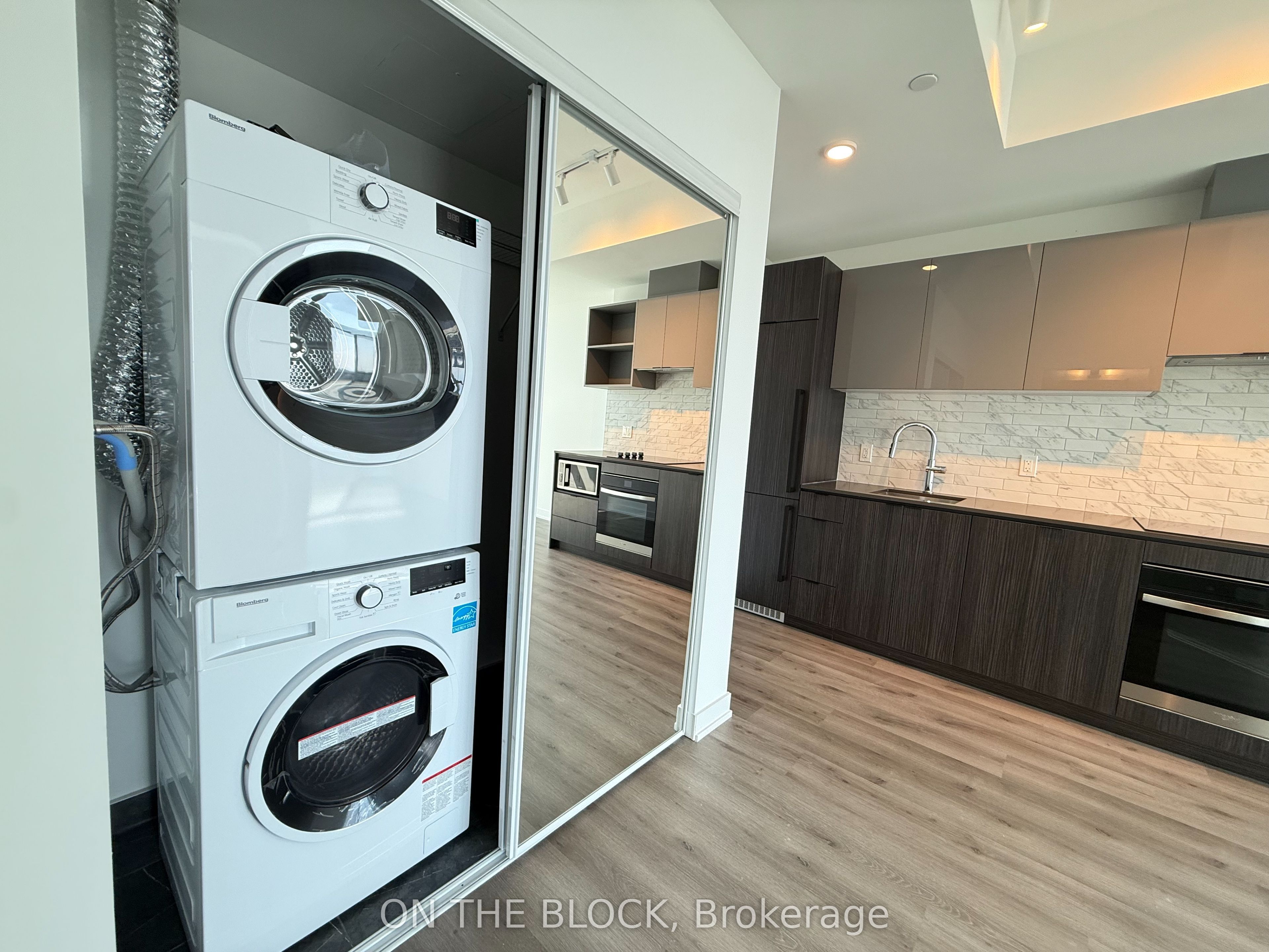 252 Church Street PH17, Toronto, ON M5B 0E6 photo 4