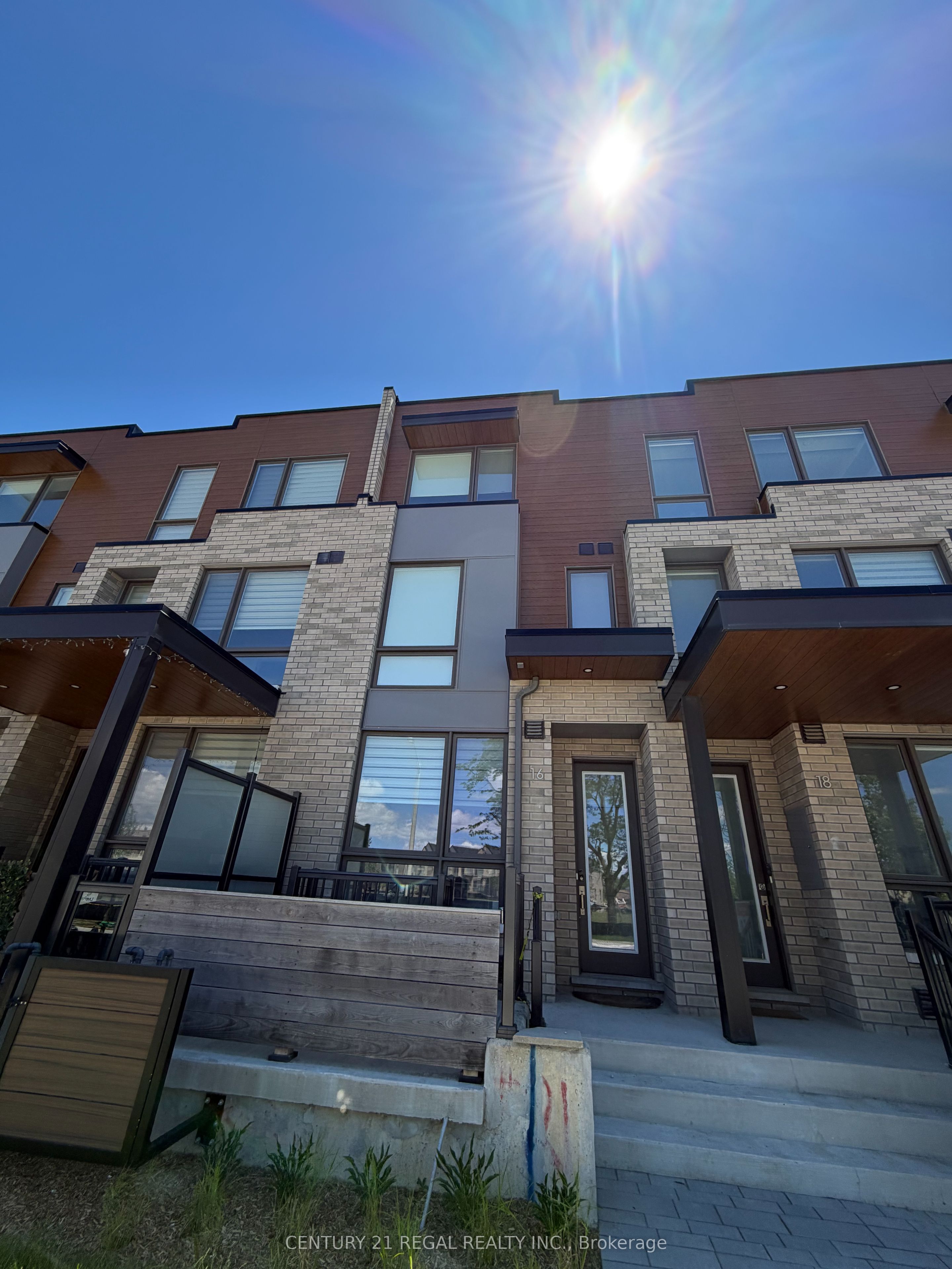 16 Deep Roots Terrace, Toronto, ON M6A 0G1