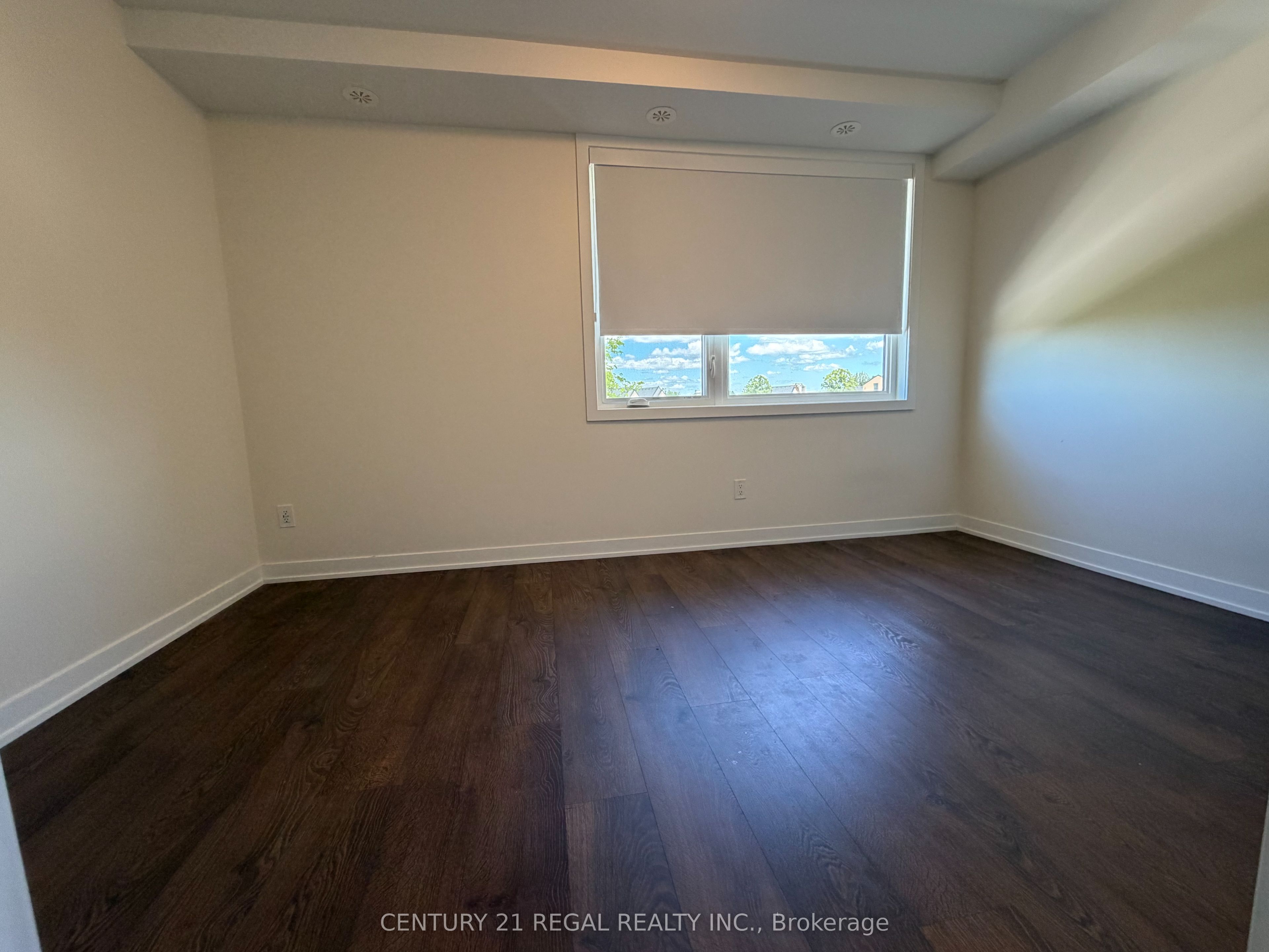 16 Deep Roots Terrace, Toronto, ON M6A 0G1 photo 5