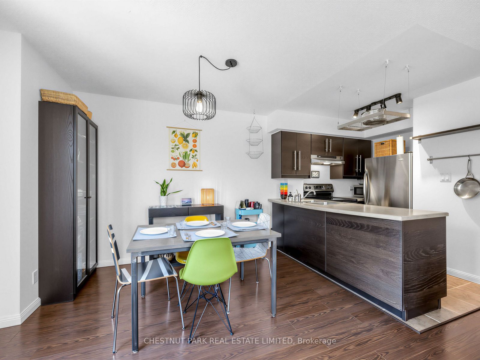 26 Douro Street 333, Toronto, ON M6K 3M4 photo 3