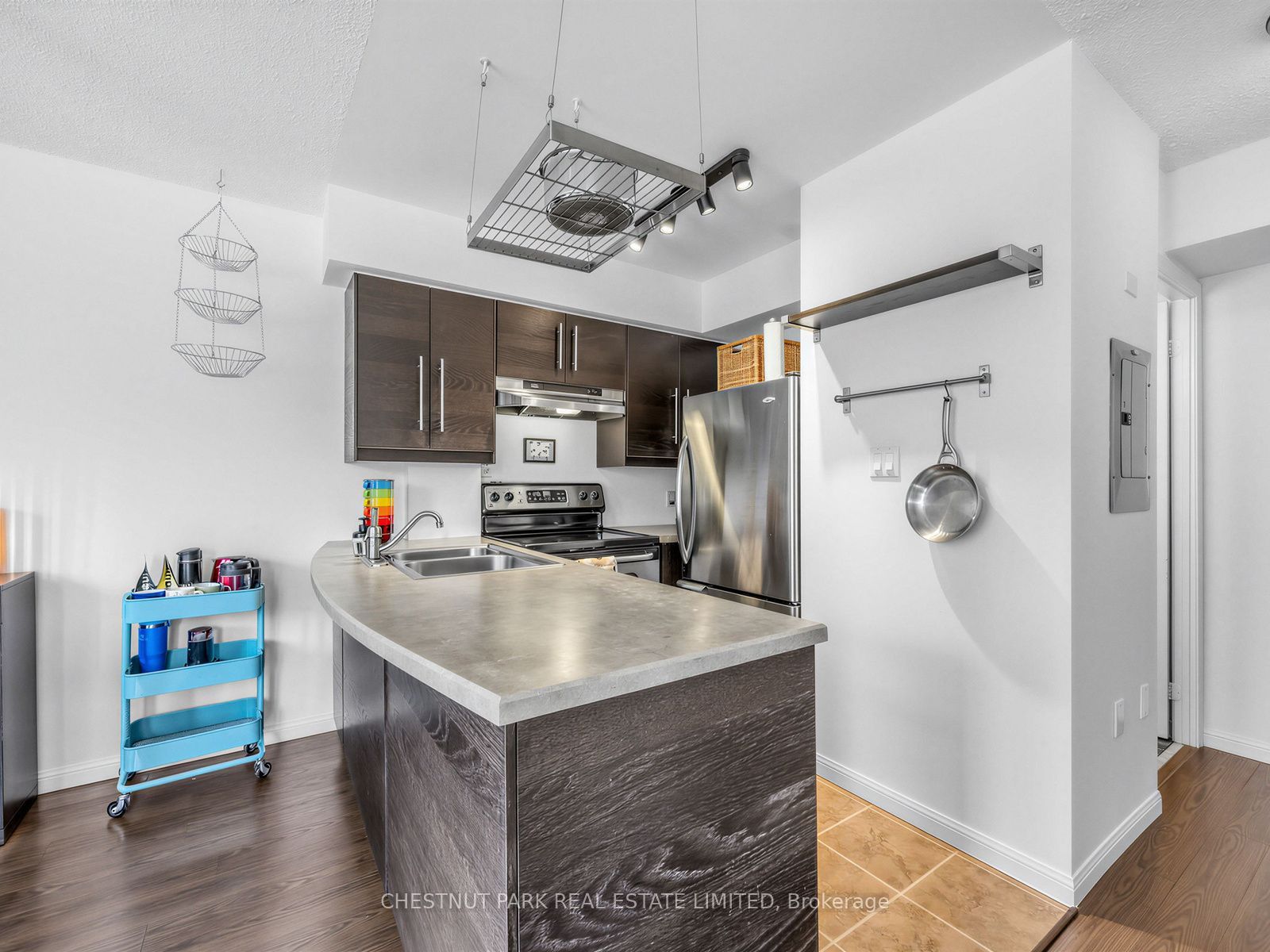 26 Douro Street 333, Toronto, ON M6K 3M4 photo 4