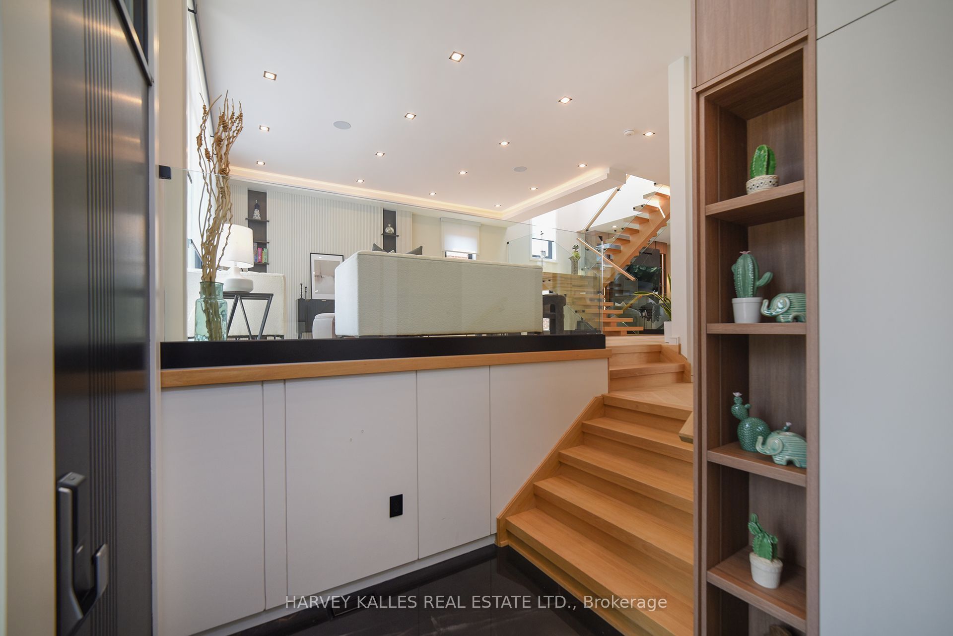 110 Mona Drive, Toronto, ON M5N 2R4 photo 5