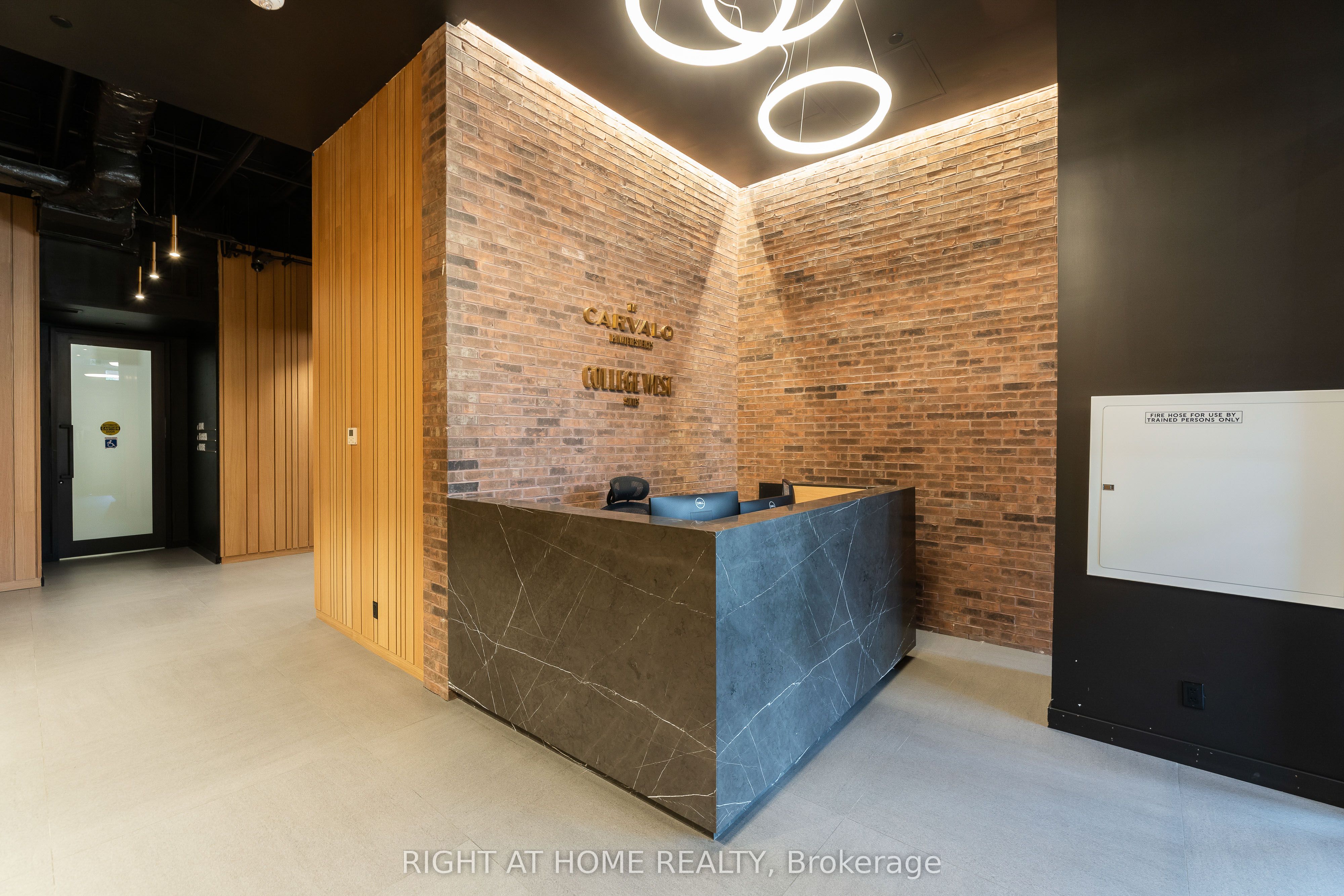 897 College Street W 506, Toronto, ON M6H 2C2 photo 2