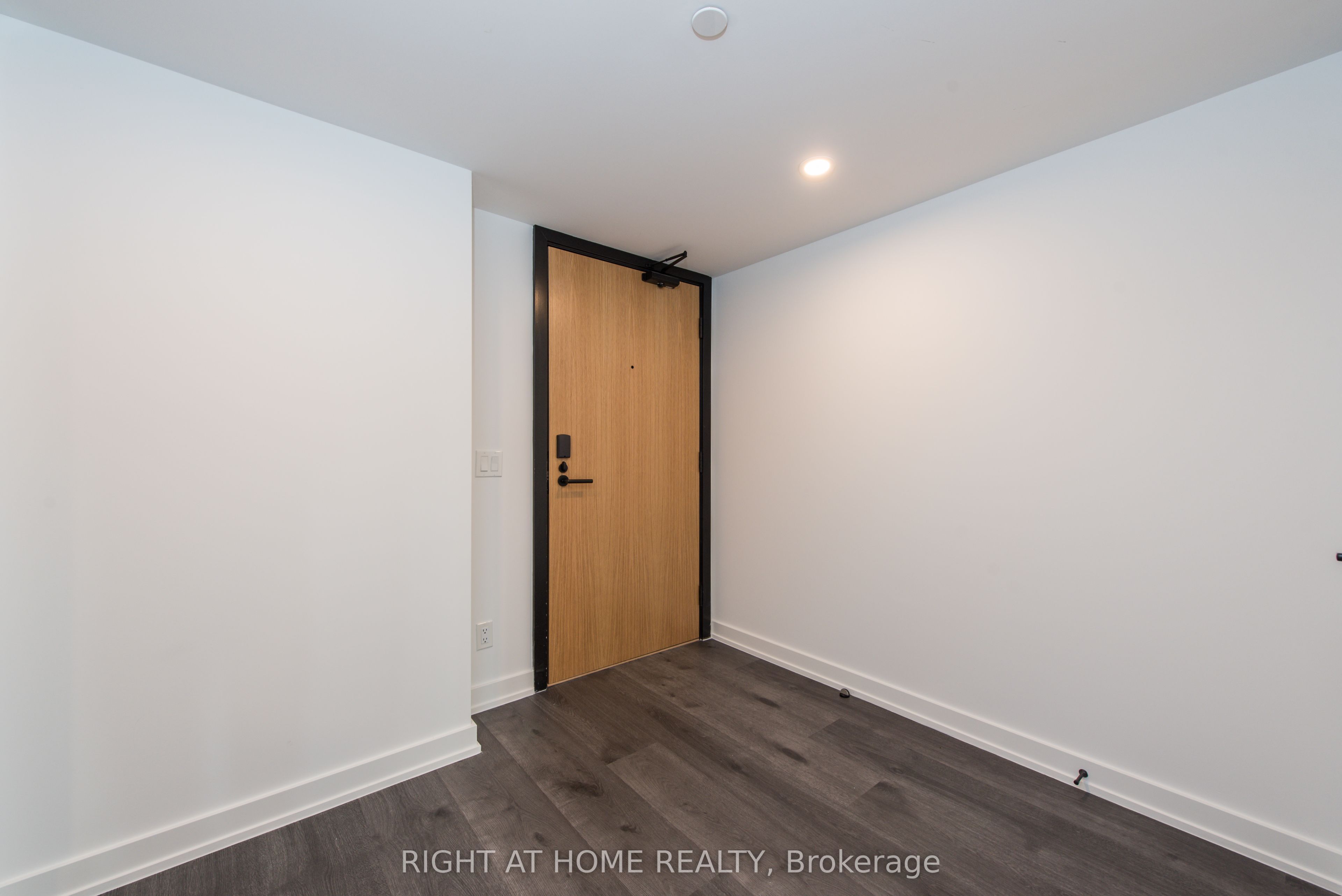 897 College Street W 506, Toronto, ON M6H 2C2 photo 4
