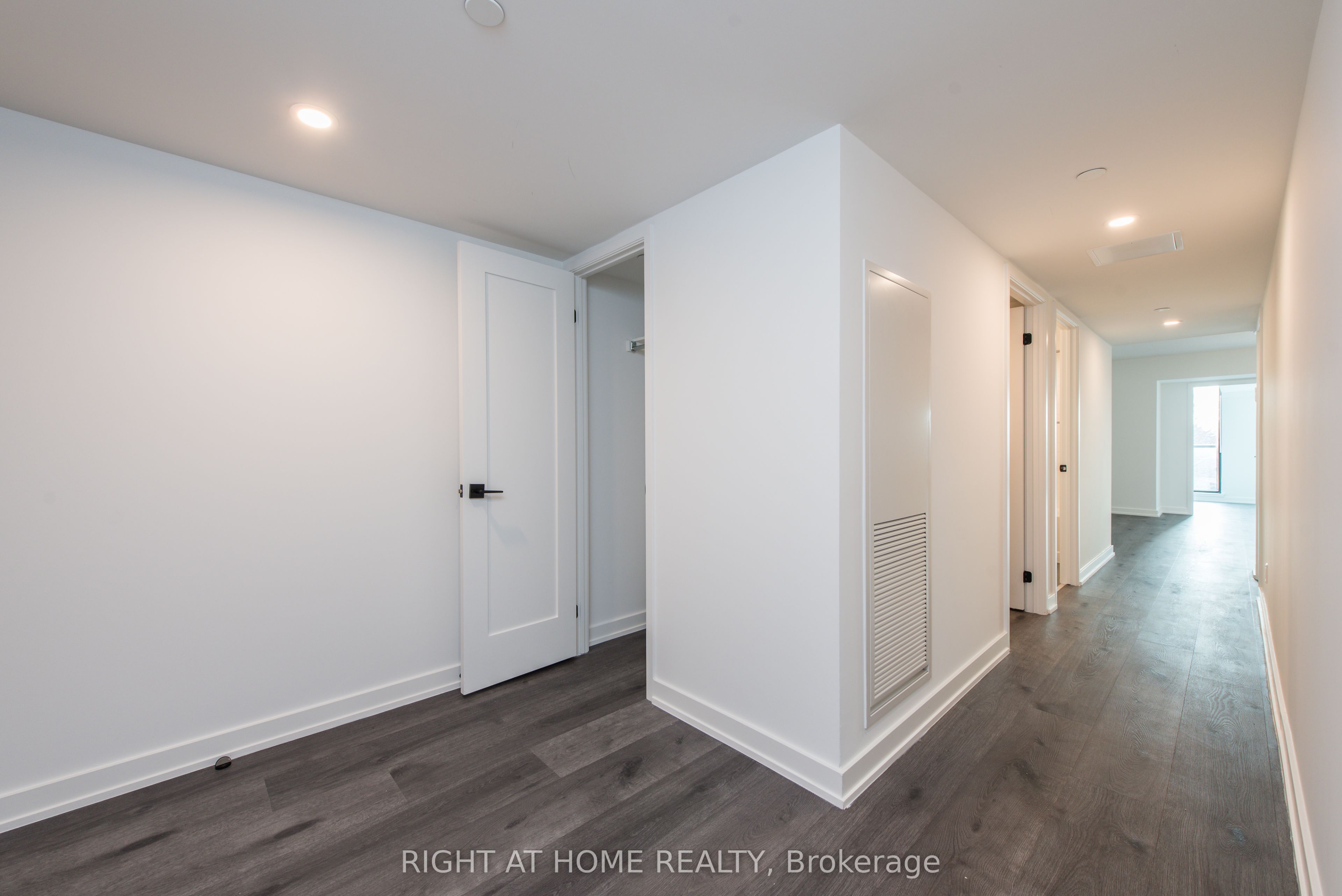 897 College Street W 506, Toronto, ON M6H 2C2 photo 5