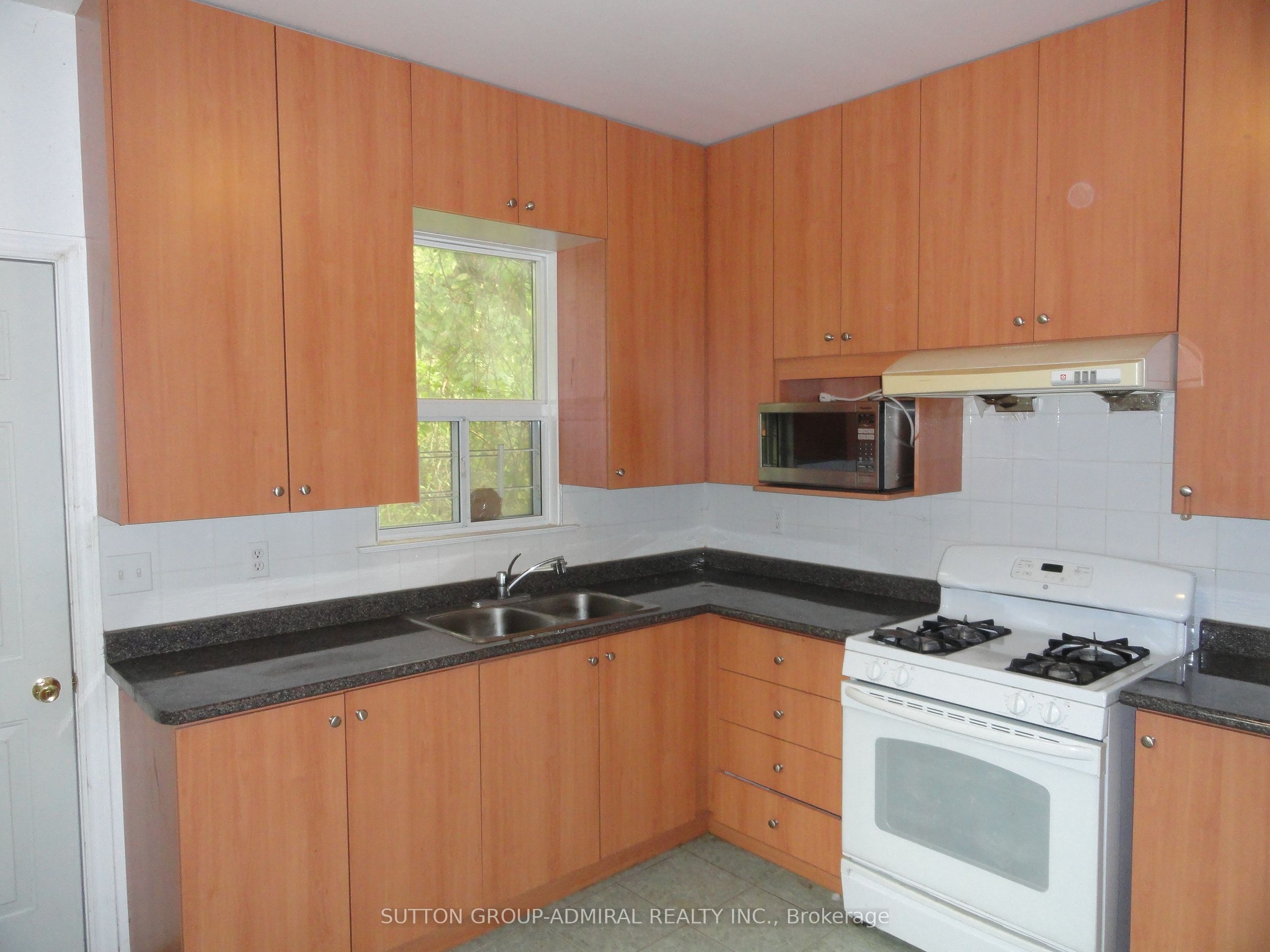 79 Baldwin Street, Toronto, ON M5T 1L5 photo 3