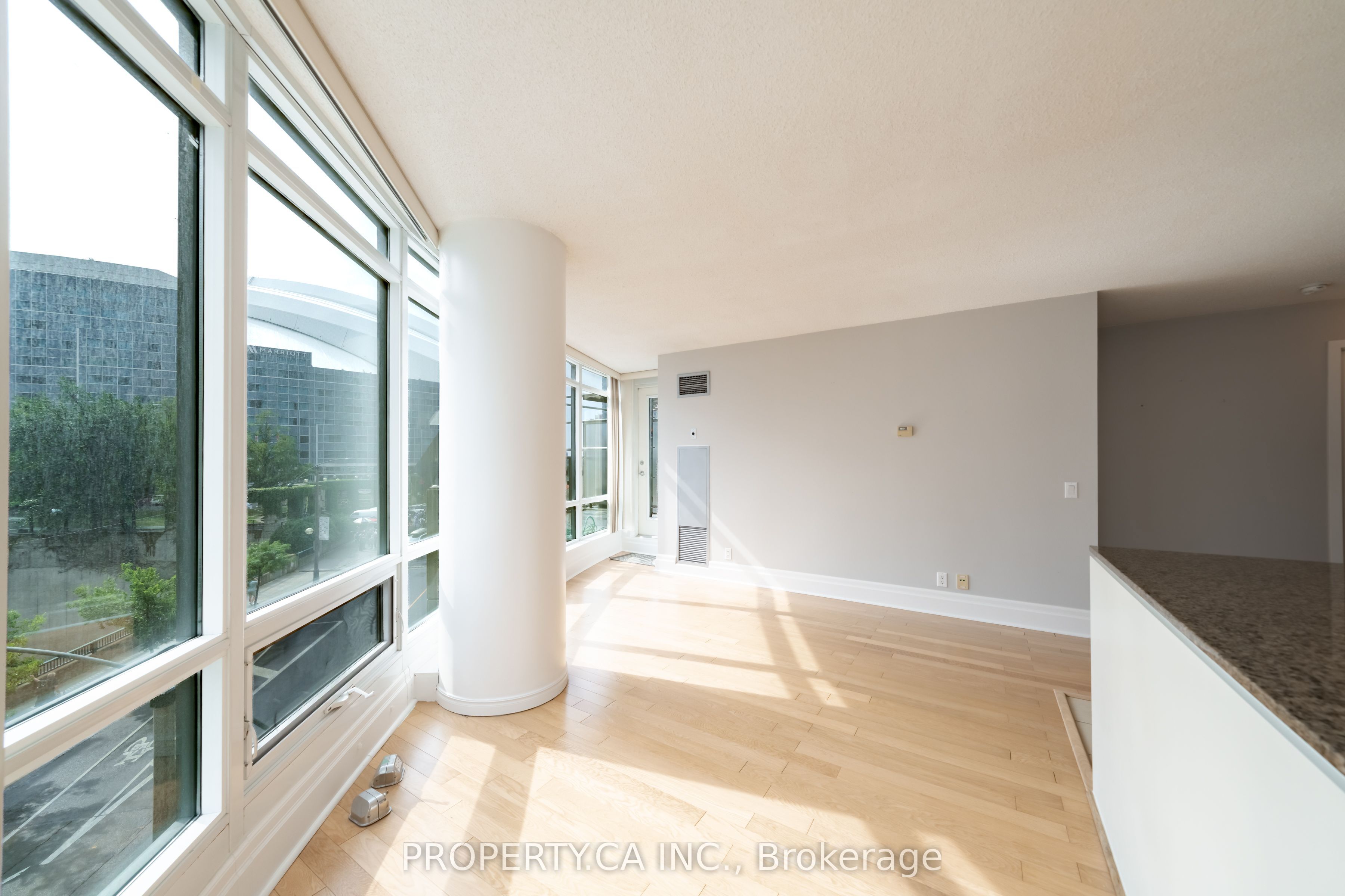 361 Front Street W 603, Toronto, ON M5V 3R5 photo 3