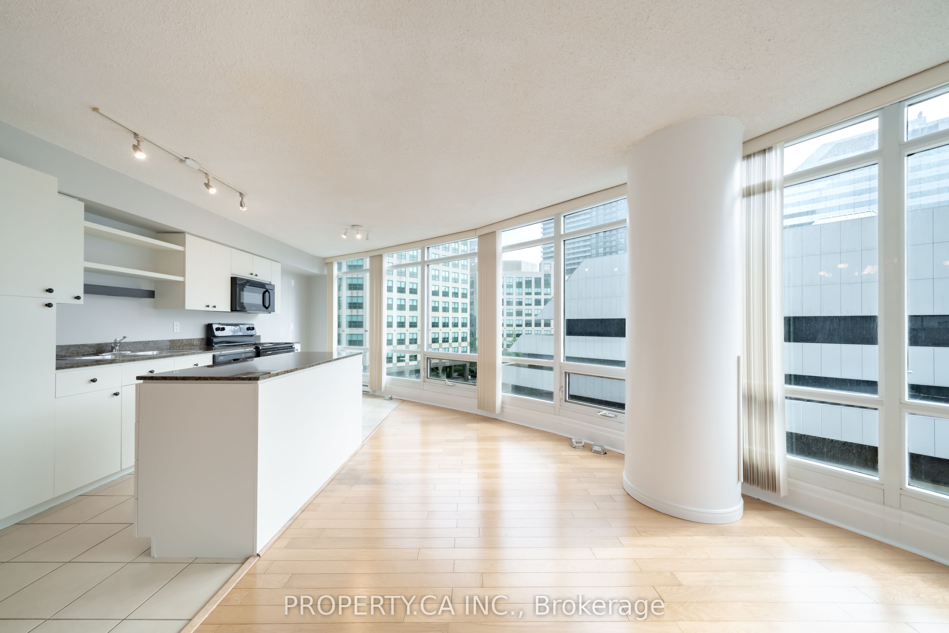 361 Front Street W 603, Toronto, ON M5V 3R5 photo 4