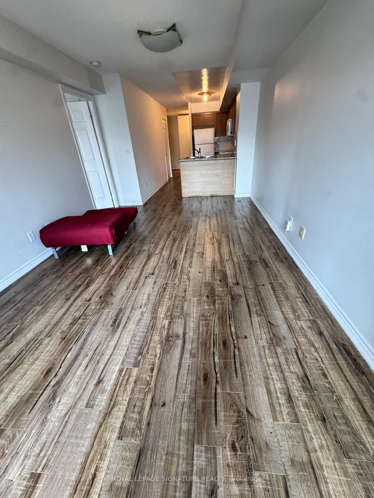 761 Bay Street 1204, Toronto, ON M5G 2R2 photo 2