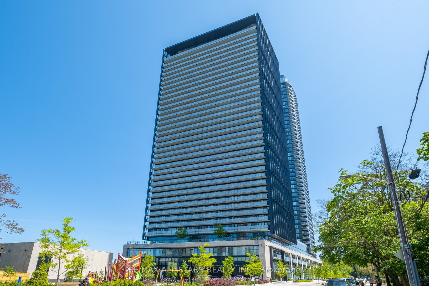 575 Bloor Street E 2302, Toronto, ON M4X 1J8 photo 2
