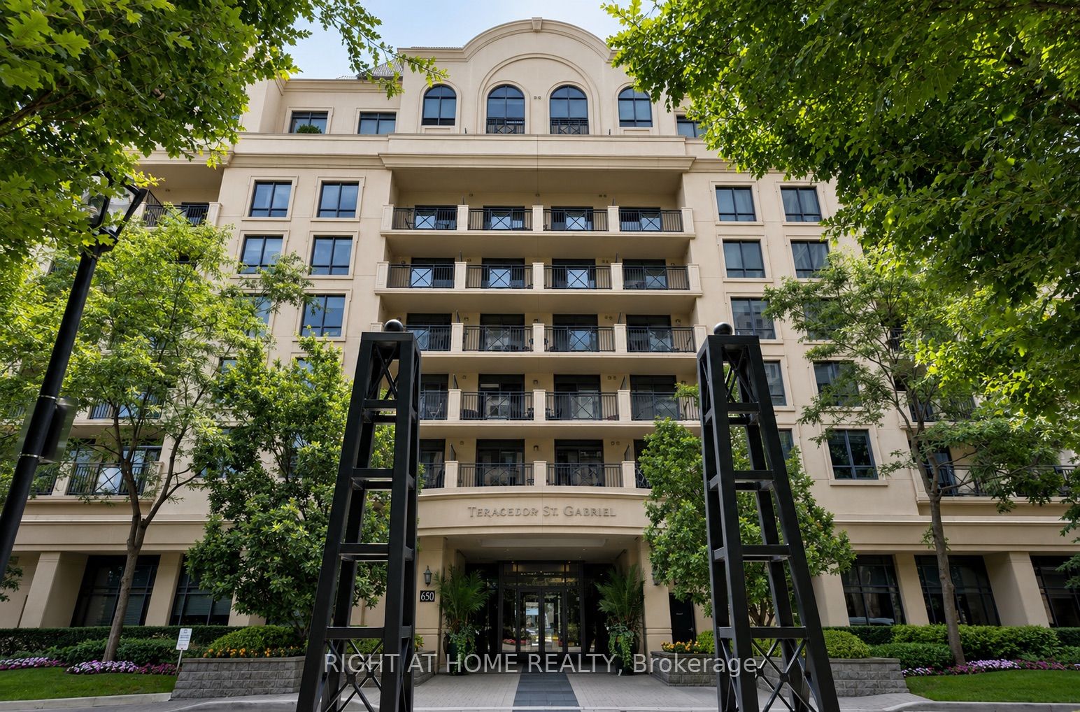 650 Sheppard Avenue E 403, Toronto, ON M2K 3E4