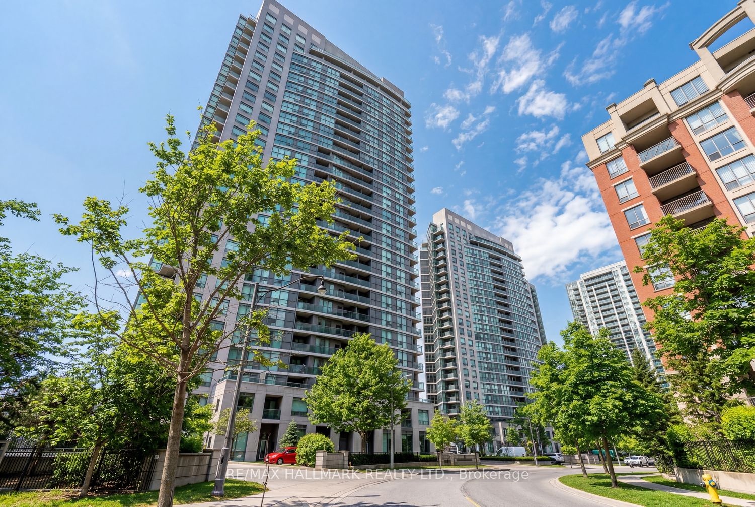 28 Harrison Garden Boulevard 1902, Toronto, ON M2N 7B5