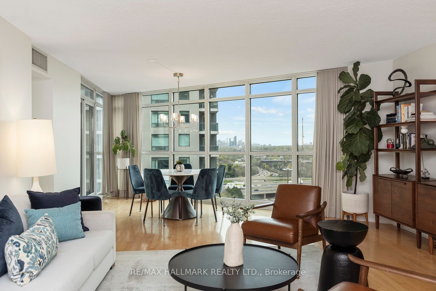 28 Harrison Garden Boulevard 1902, Toronto, ON M2N 7B5 photo 3