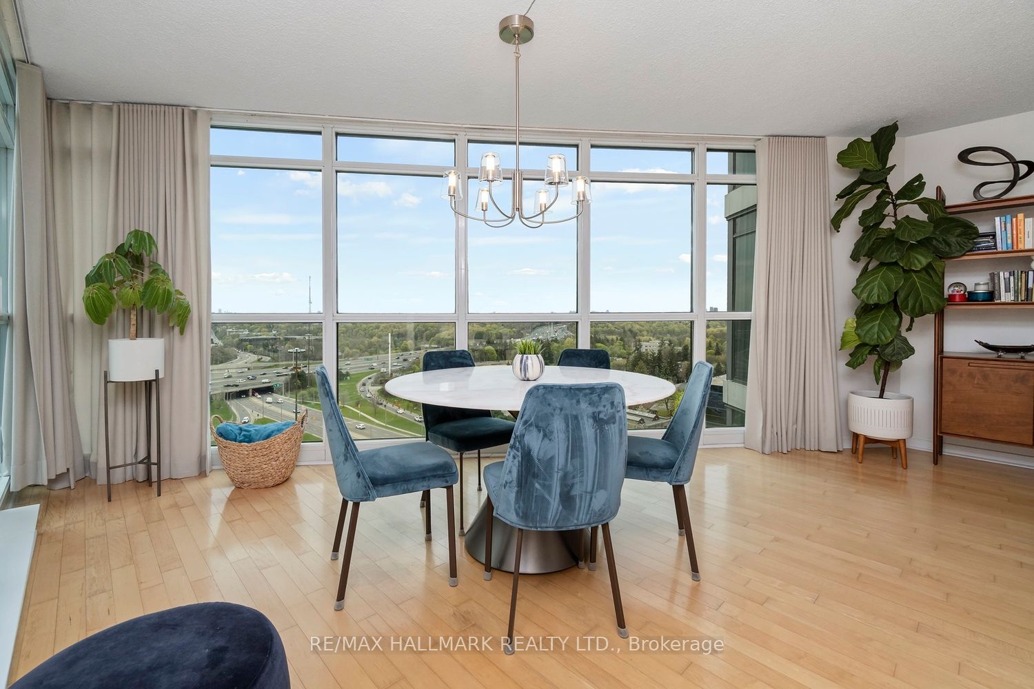 28 Harrison Garden Boulevard 1902, Toronto, ON M2N 7B5 photo 5
