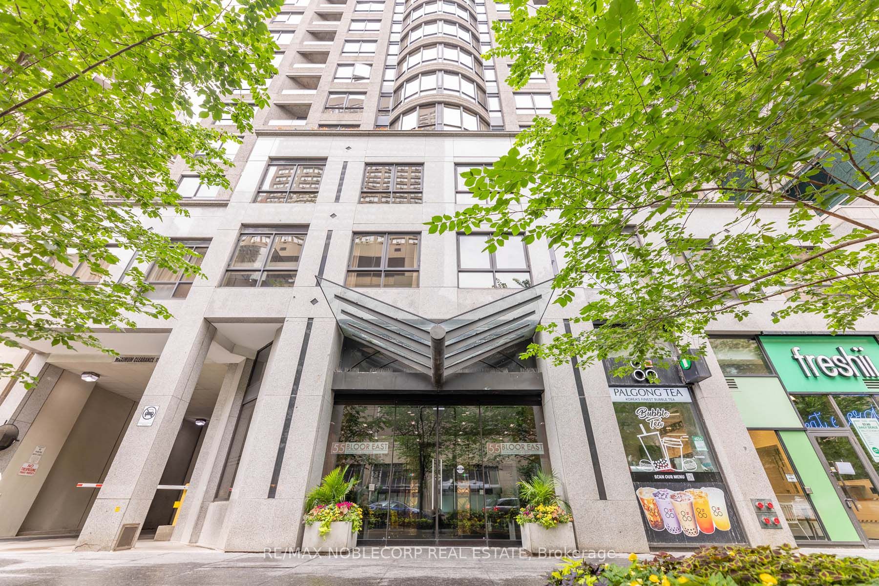 55 Bloor Street E 609, Toronto, ON M4W 3W6 photo 2