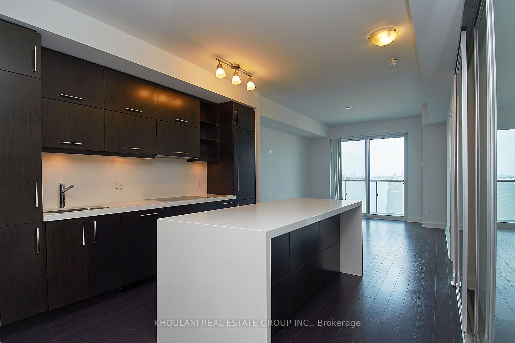 65 St Mary Street 1105, Toronto, ON M5S 0A6 photo 2