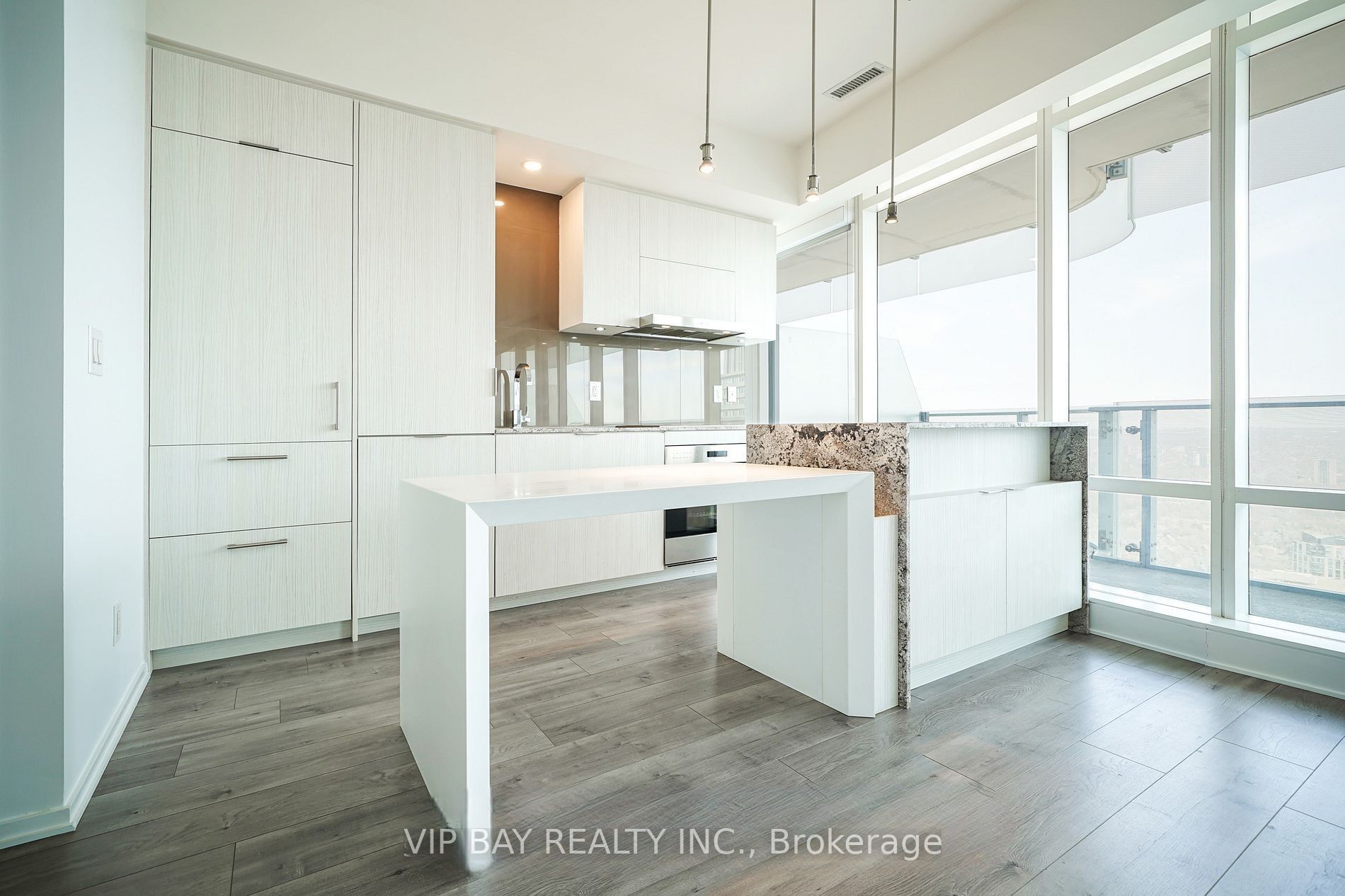 1 Bloor Street E 4802, Toronto, ON M4W 0A8 photo 2